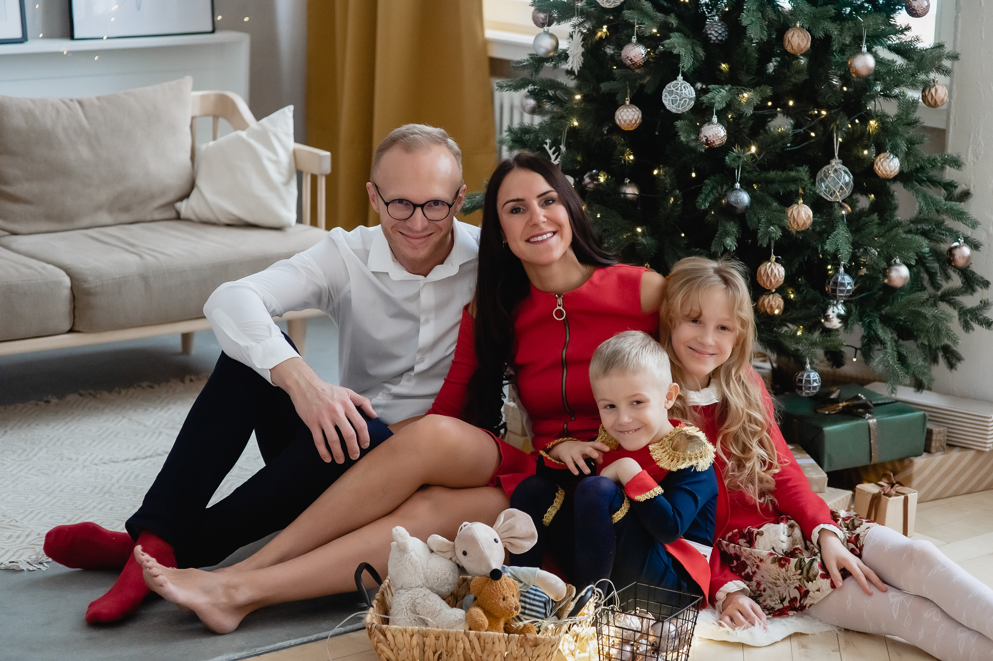 Дмитрий и Екатерина фотосессия большой семьи. Портретный фотограф в Москве, Московской области. Деловой портрет