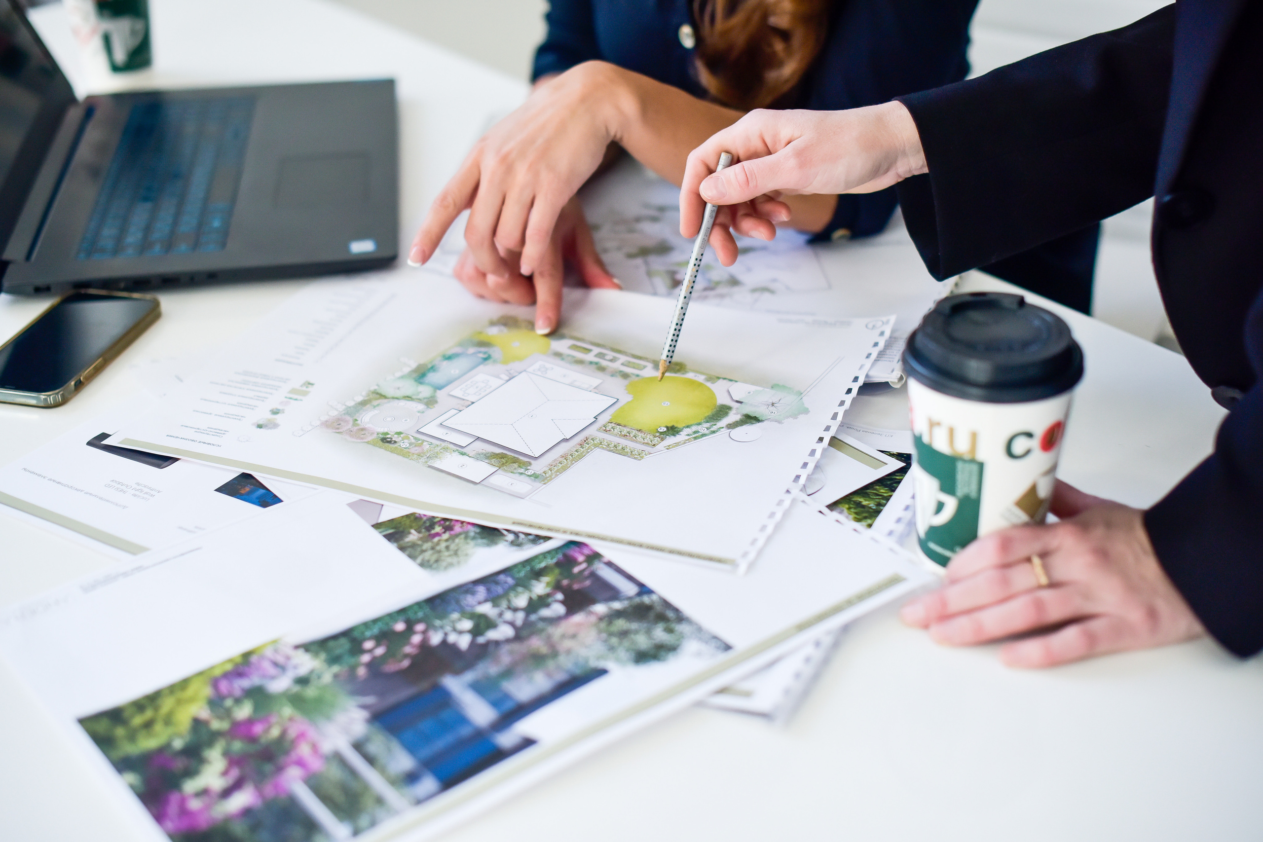 Яна и ее команда. Фотограф для бизнесконтента, репортажей и семейного альбома в Москве