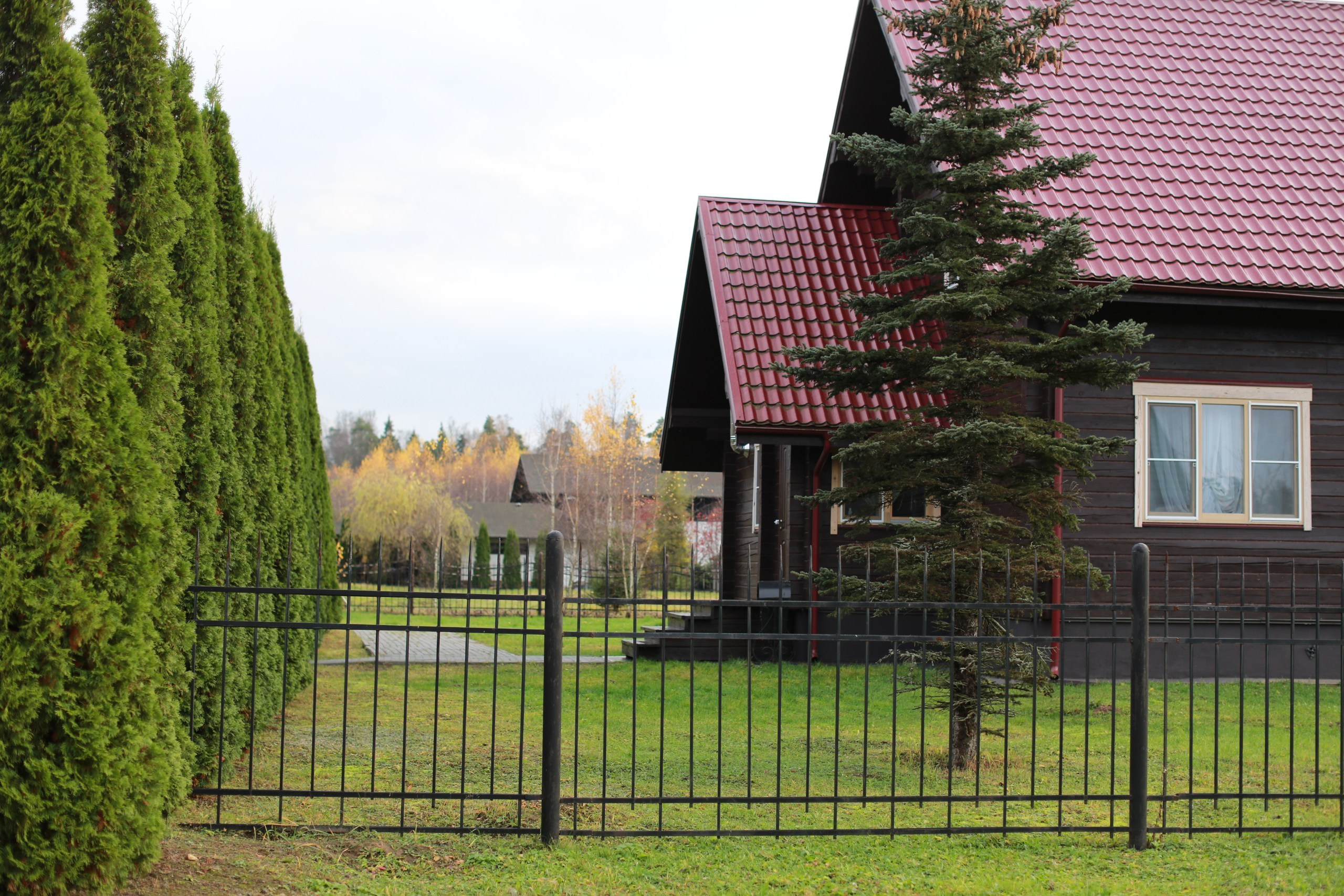 Аренда загородного дома для свадьбы или отдыха по Ярославскому шоссе. Банкетный зал Веранда в Якушево у озера для свадеб, юбилеев, корпоративов. Официальный сайт