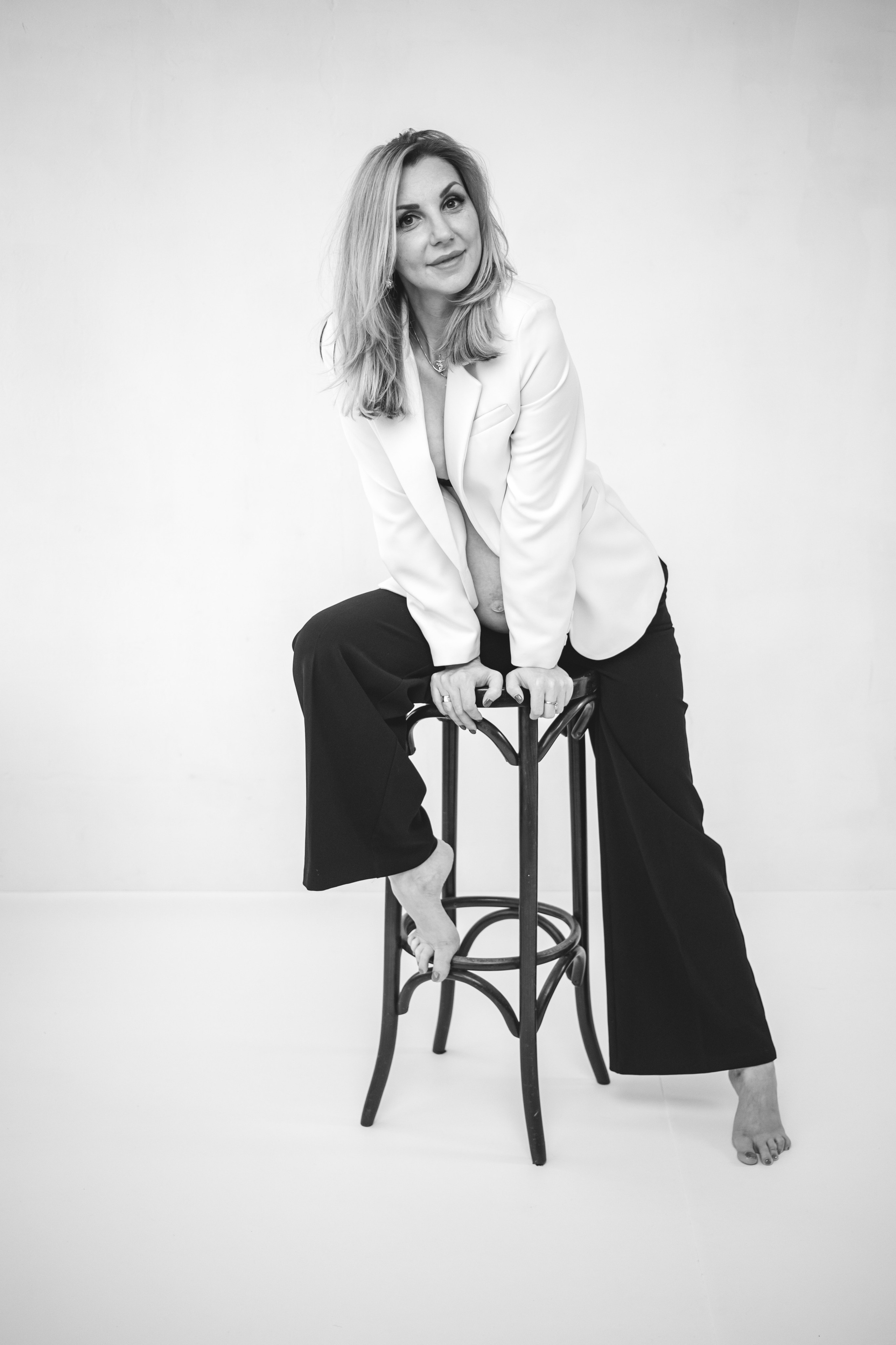 Фотосессия беременности в студии в Петергофе