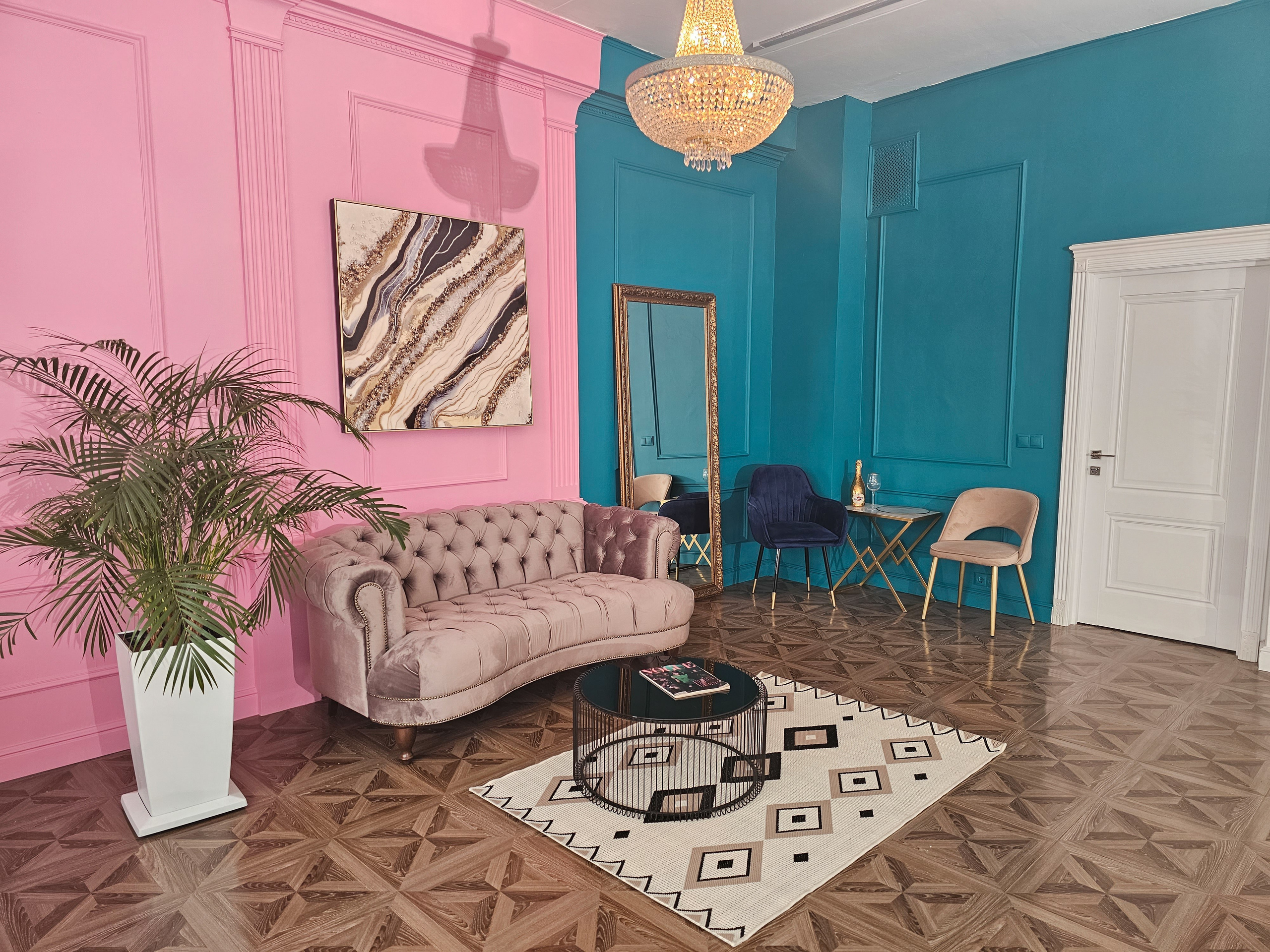 ЗАЛ ВRАND — просторный 80 м² светлый зал фотостудии с циклорамой в Москве. TRANSFORM.STUDIO | ЛОФТ И ФОТОСТУДИЯ ТРАНСФОРМ СТУДИО | ПРОДАКШЕН | АРХИТЕКТОР БРЕНДА: ФОТОГРАФ | ИМИДЖМЕЙКЕР| СТИЛИСТ МОСКВА