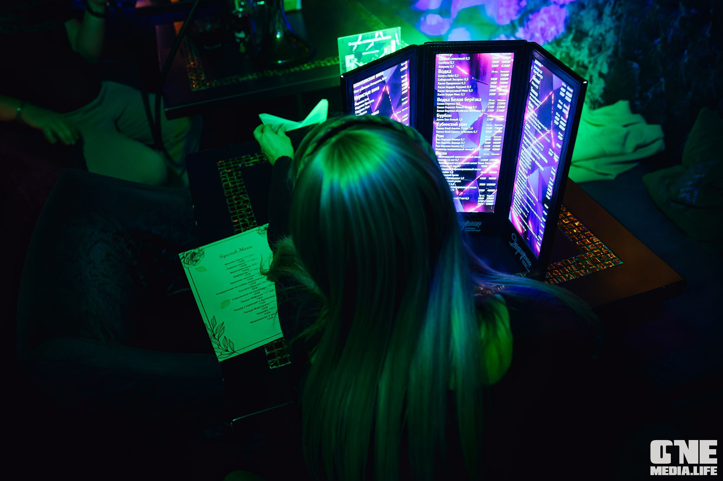 Фоторепортаж из караоке-клуба Эйфория. One Media Life: фоторепортажи, фотоотчеты с мероприятий и заведений