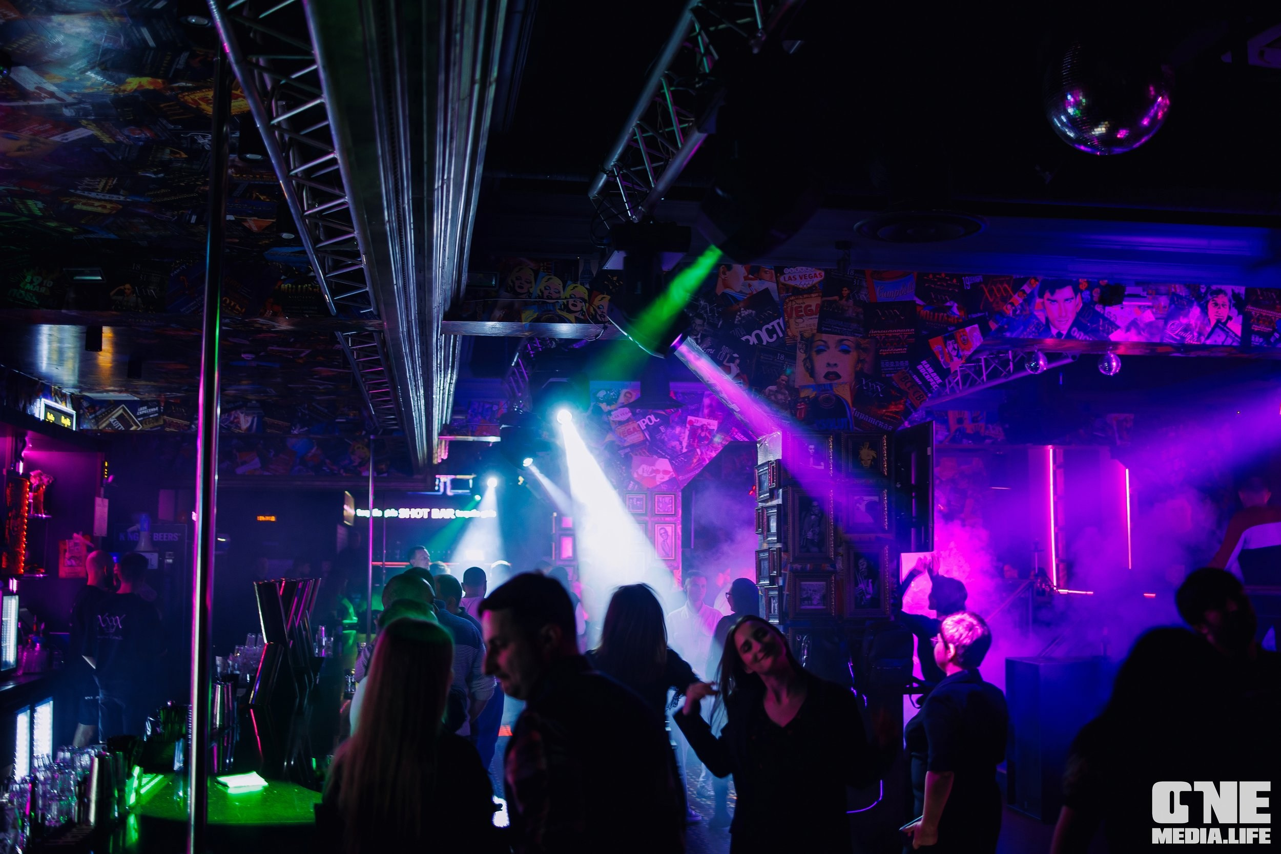 Фоторепортаж из бара XxxX. One Media Life: фоторепортажи, фотоотчеты с мероприятий и заведений