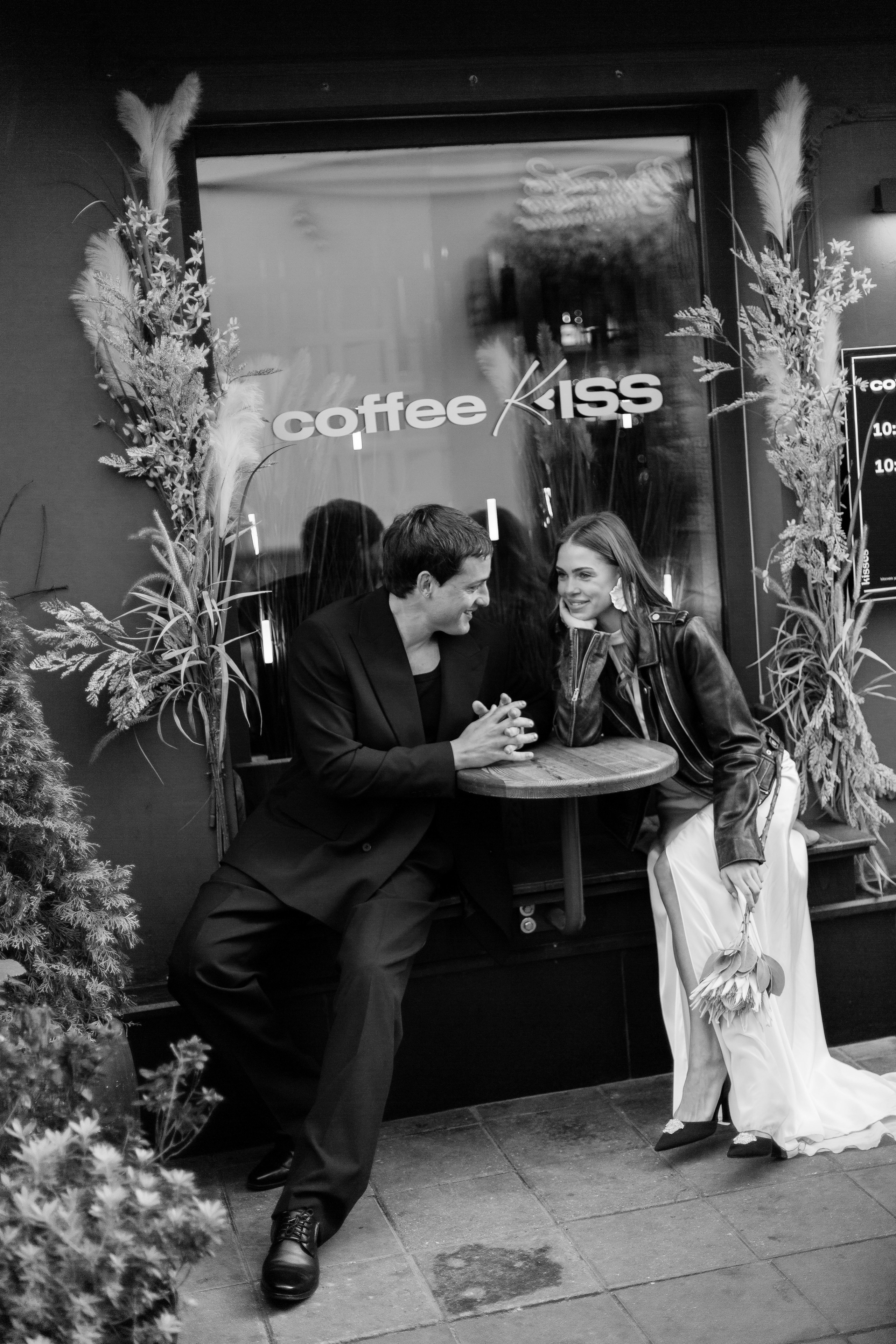 Свадебная прогулка по Патриаршим Прудам, свадебный фотограф Москва