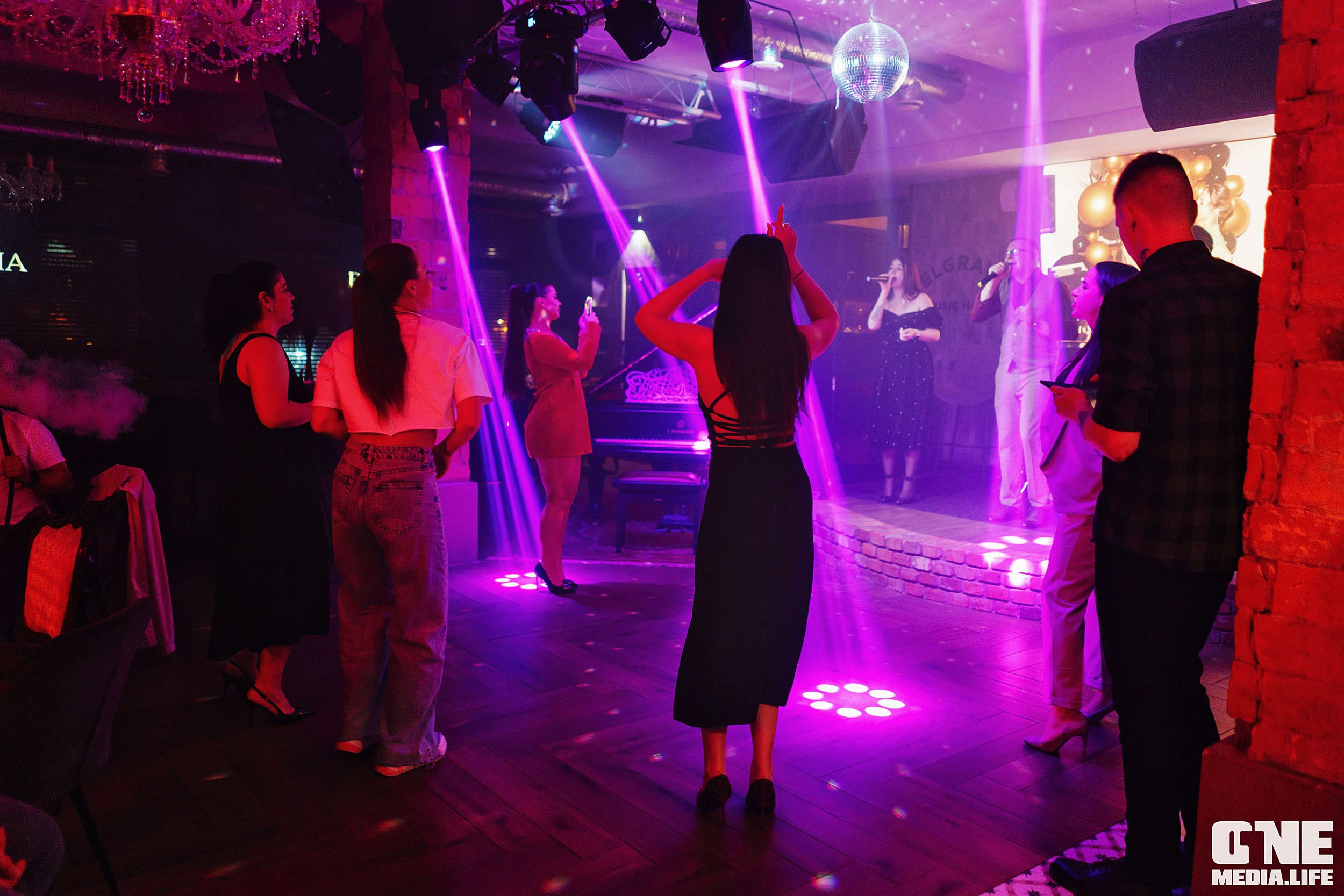 Фоторепортаж из караоке-клуба Белгравия. One Media Life: фоторепортажи, фотоотчеты с мероприятий и заведений