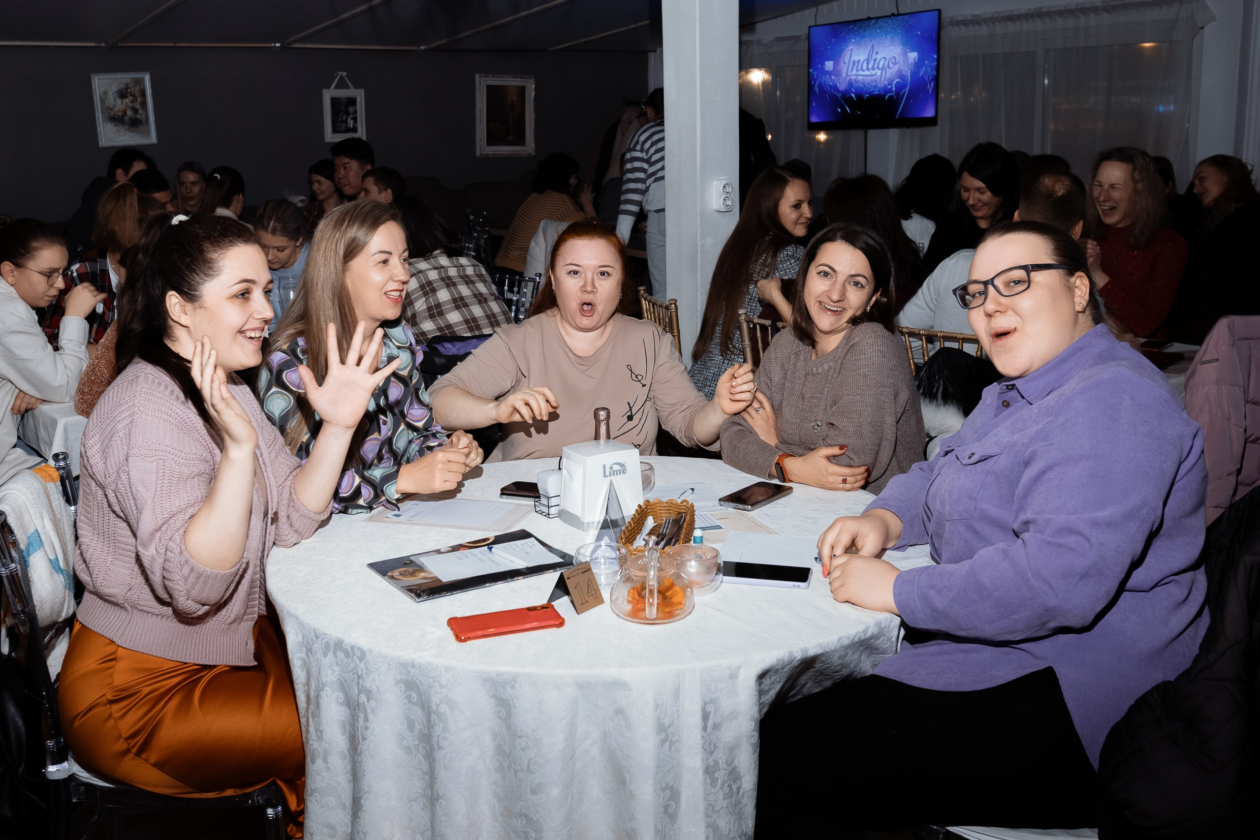 Фото с репортажа квиз-шоу ЛИГА ИНДИГО в ресторане Алые Паруса. Фотограф в Санкт-Петербурге — Сергей Петров