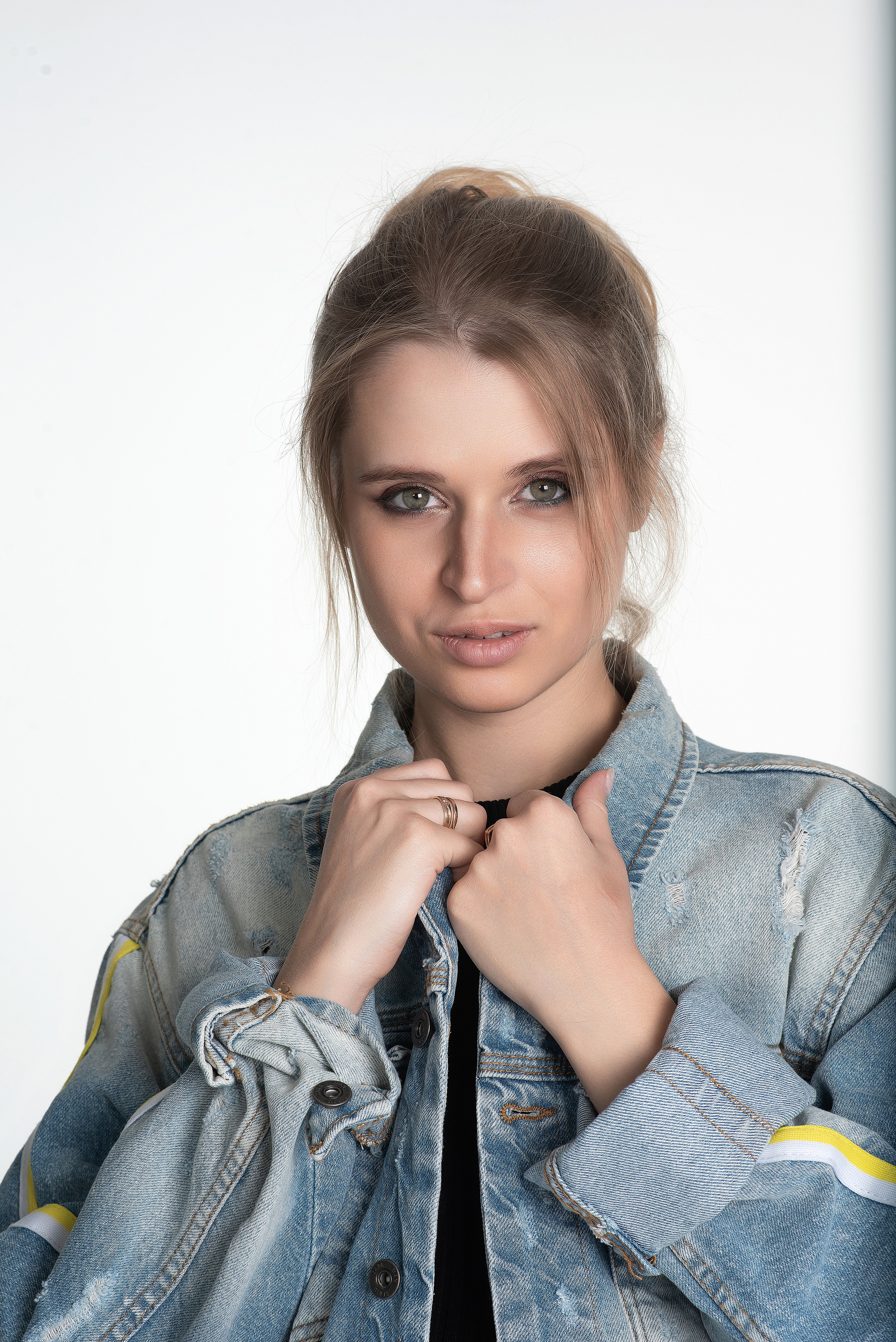 Деловая фотосессия для женщин в студии Москва