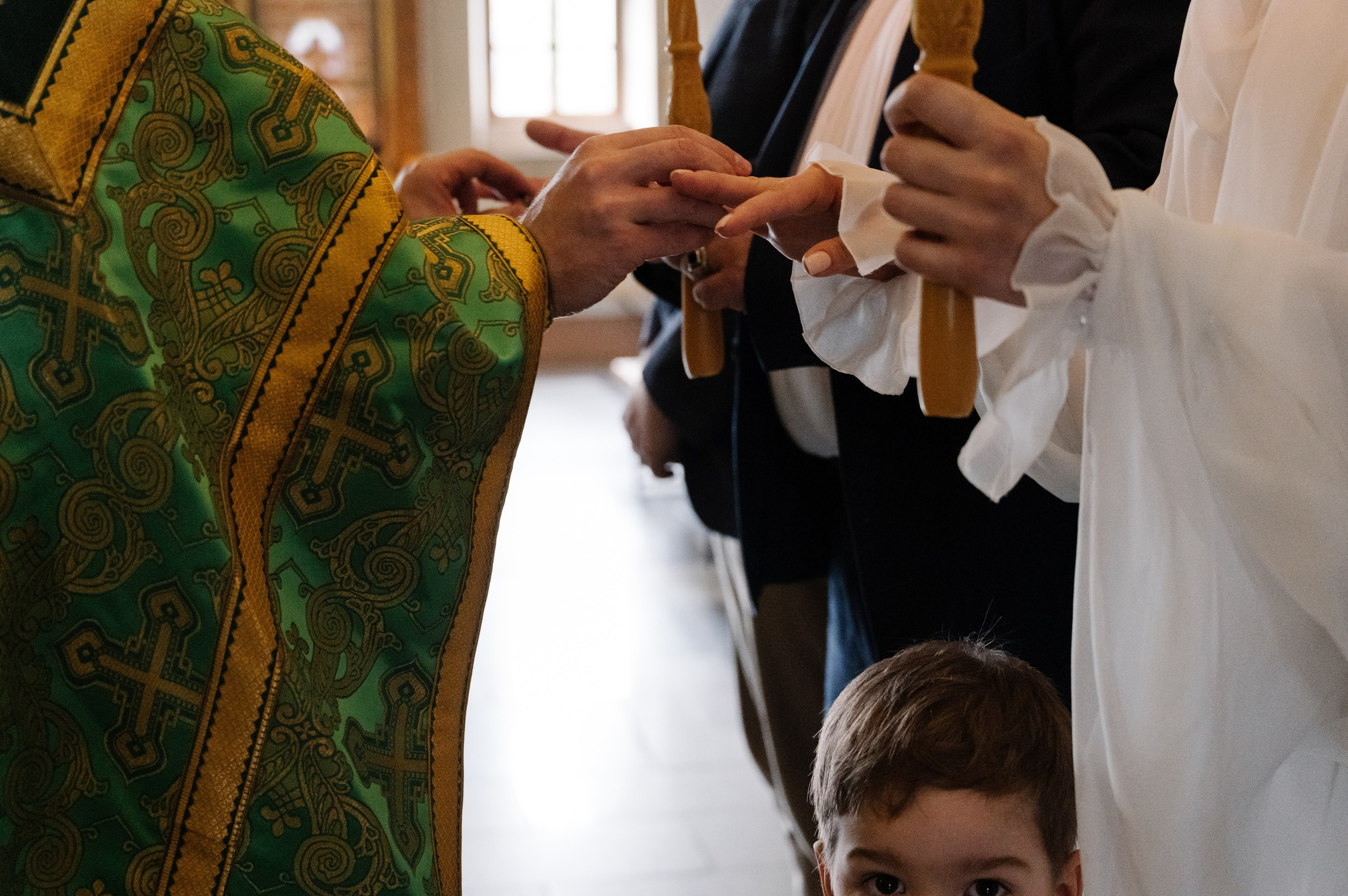 Фотосъёмка крещения в Санкт-Петербурге — Маргарита Иванова, фотограф. Профессиональный фотограф беременности в СПБ. Стильные фотосессии беременности в стиле минимализм и классическая фотография