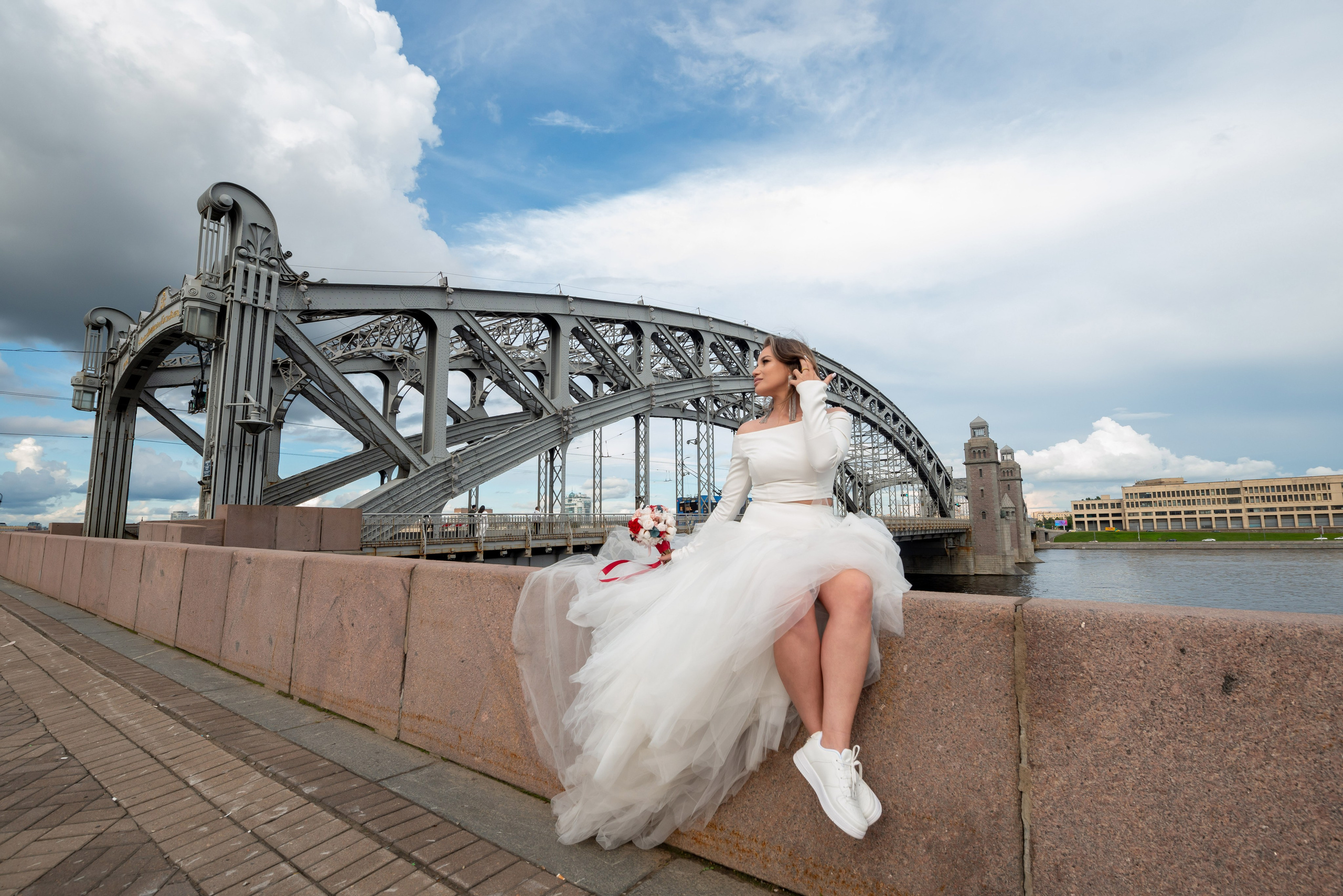 Экстравагантная свадебная фотосессия Светланы и Славы по нетрадиционным и оригинальным местам для свадебной прогулки в Санкт-Петербурге. Портретный, семейный и свадебный фотограф в Санкт-Петербурге и в Пушкине Ширяев Денис