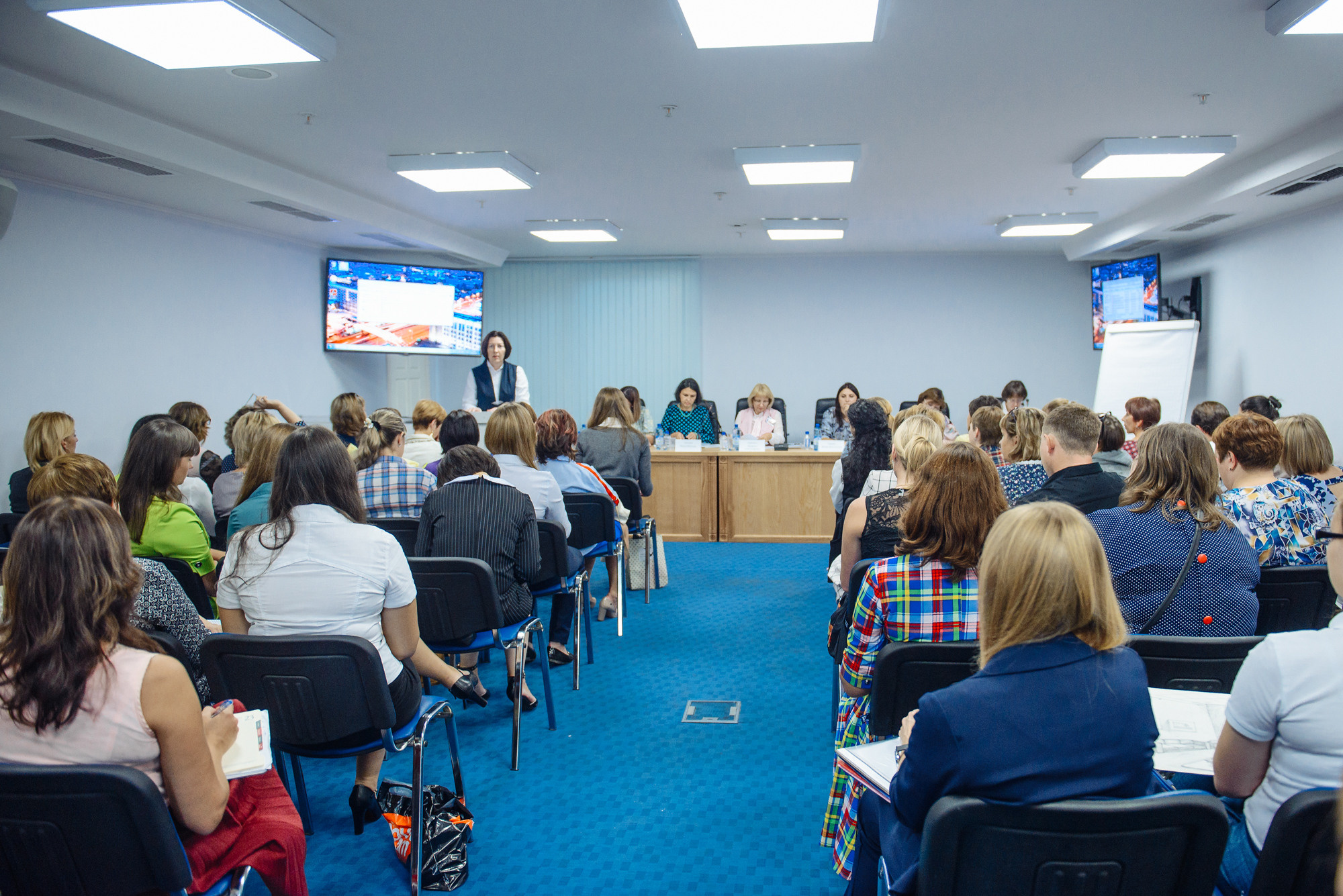 Репортажная съемка Красноярск,  фотосъемка конференций, юбилеев. Юлия Раскова — Портретный и семейный фотограф в Красноярске