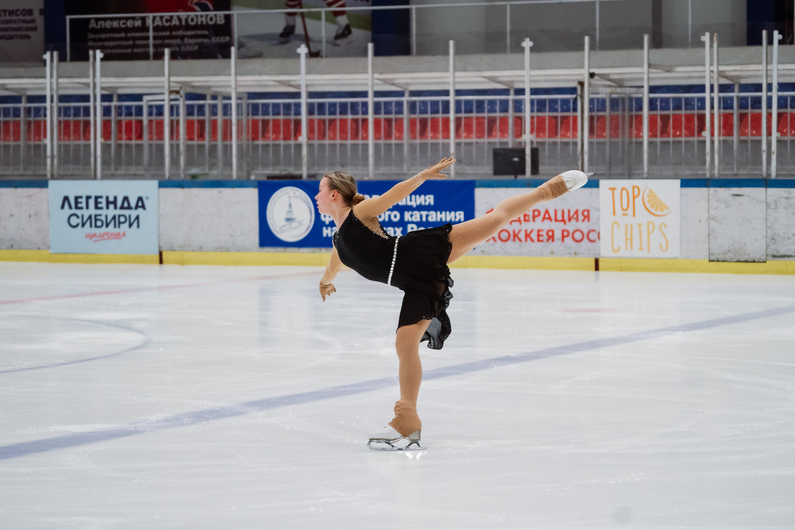 Первенство ДФО и СФО по фигурному катанию на коньках г. Искитим. Воробьева Ксения — Спортивный и танцевальный фотограф Новосибирск