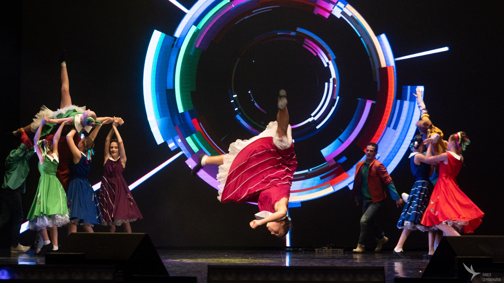 Юбилейный концерт студии эстрадного танца «Изумрудный город». Репортажный фотограф в Казани Павел Серпокрылов