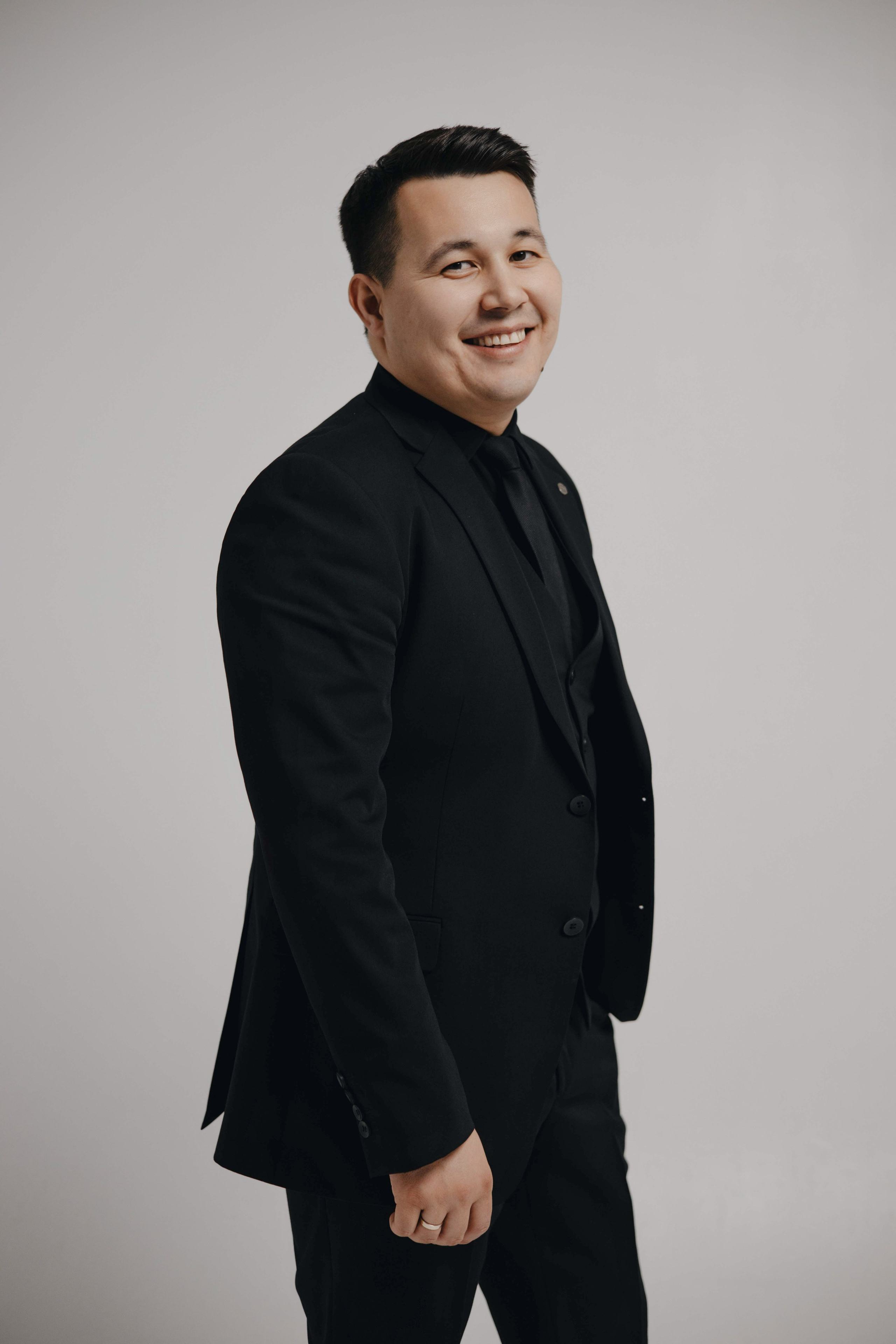 Арман Николаевич — ведущий событий и торжеств