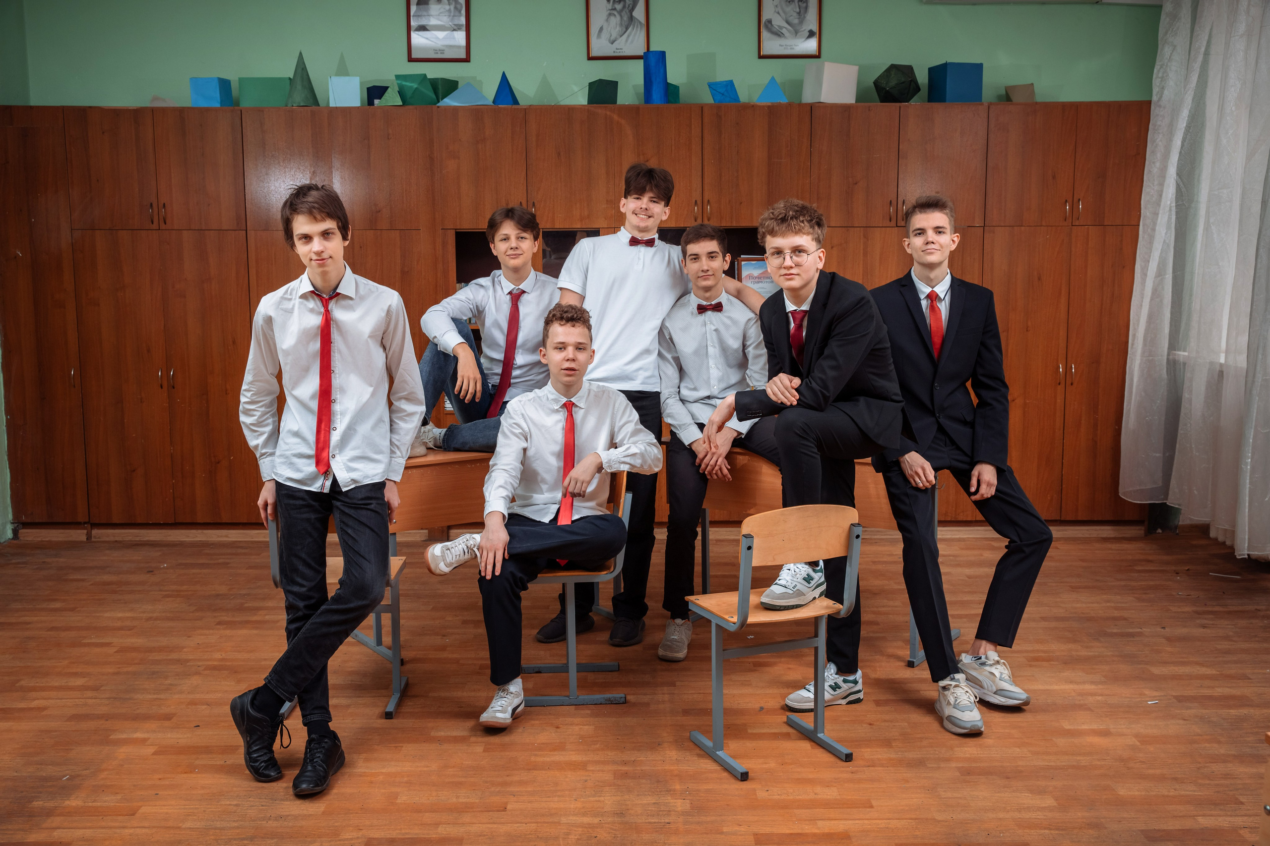 Старшая школа. Выпускные школьные фотоальбомы для школ и детских садов в Волгограде и Волжском