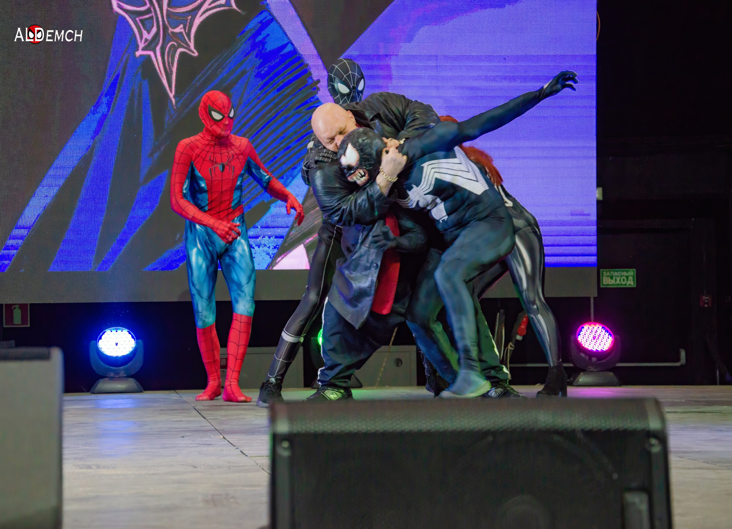 Марвел комикс картинки персонажей и косплей фото в России