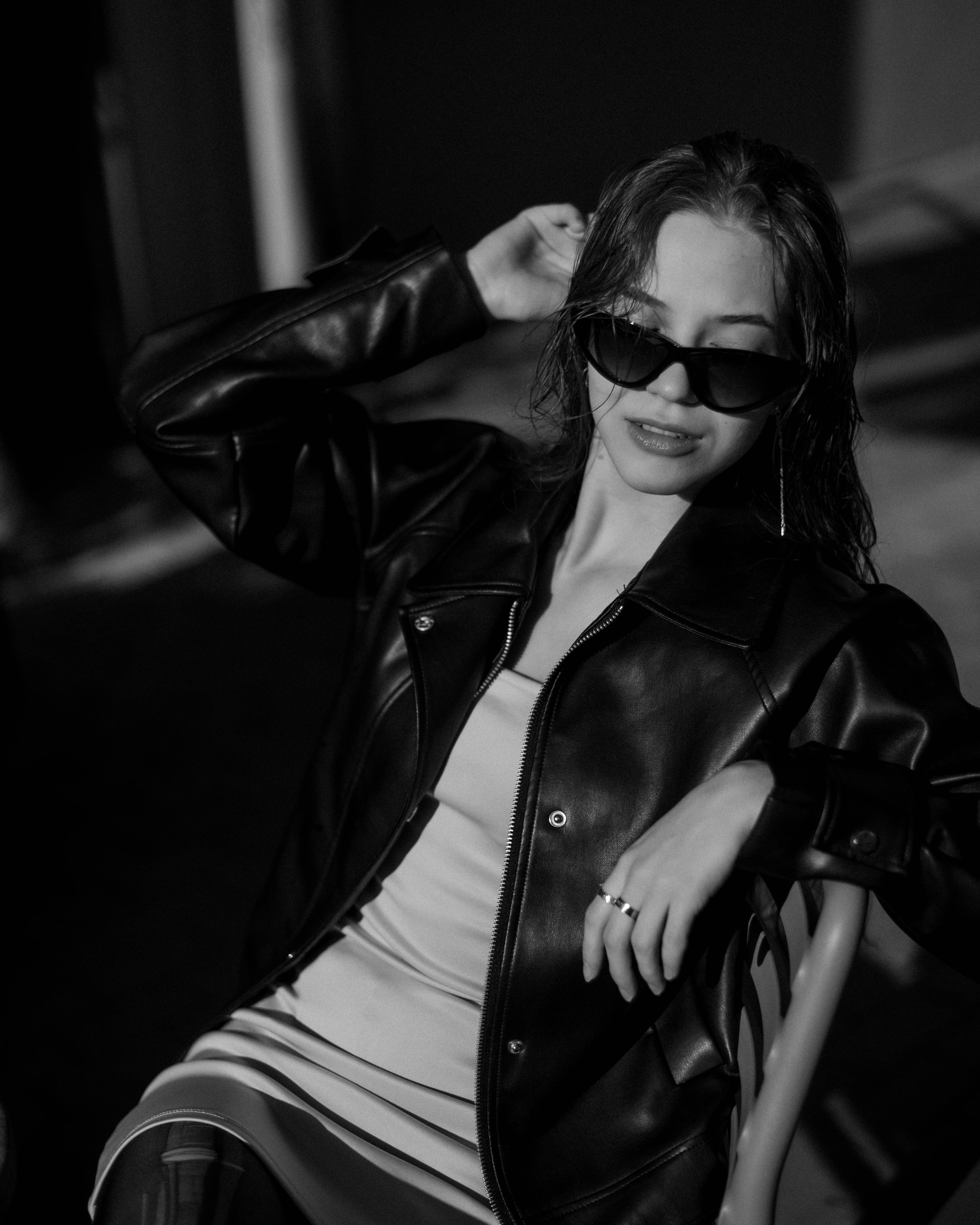 Ася. Женский фотограф. Создатель украшений ручной работы. Модель