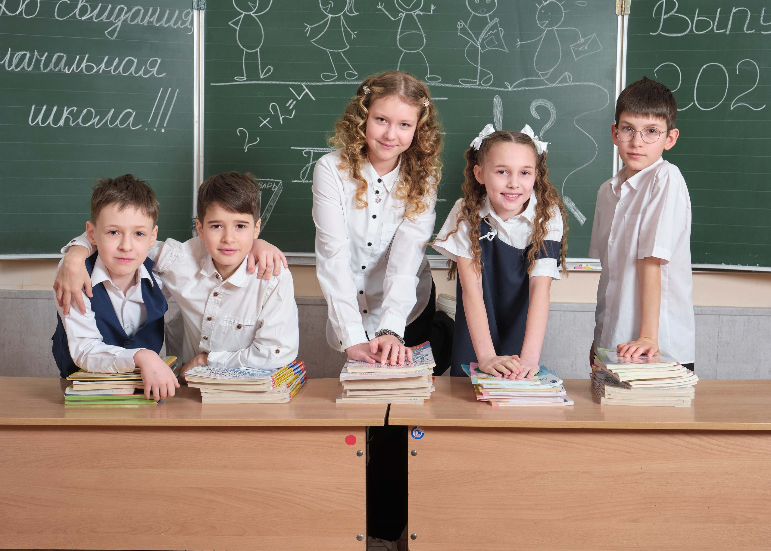 Школьный альбом на выпускной 4 класс. Заказать выпускной альбом 4 класс в Самаре