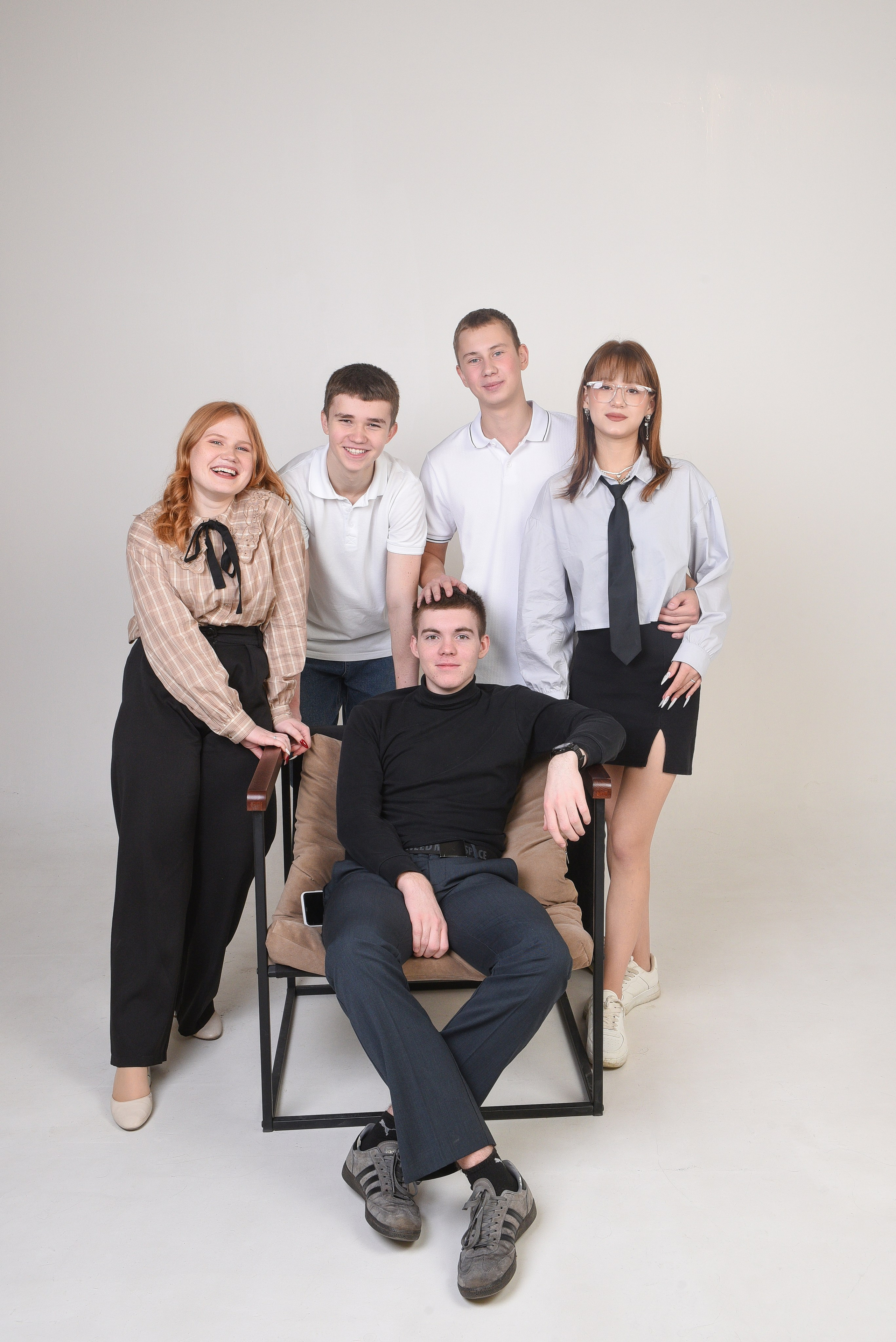 Анонс фотосессии для ребят с 56 школы 11 класса. Выпускные альбомы в Кургане, Твой альбом, Книга