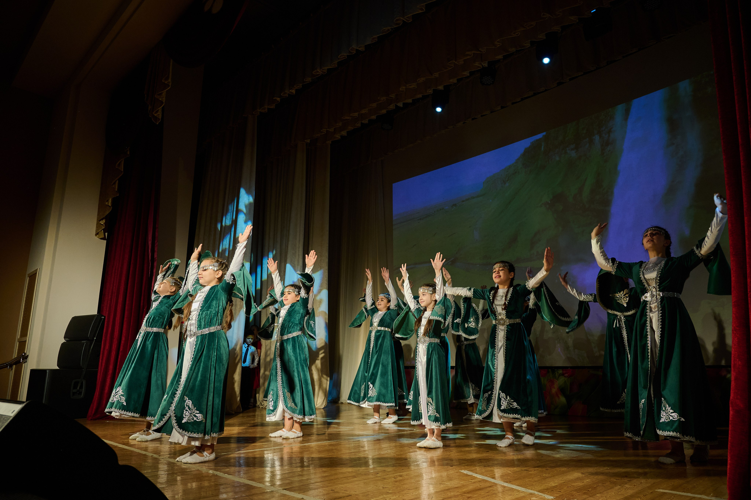 День матери Кабардинка. Жизнь курорта Кабардинка в фотографиях