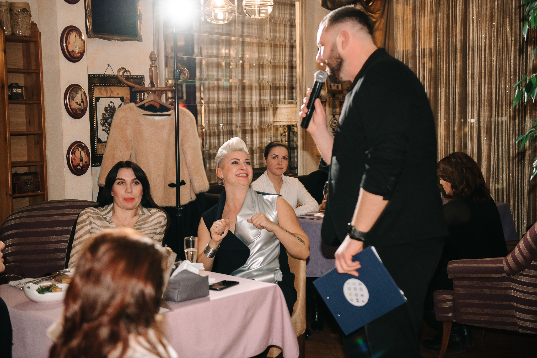 Ресторан Веранда. Бабий бунт. Фотограф Валерия Голубева (Миронова)