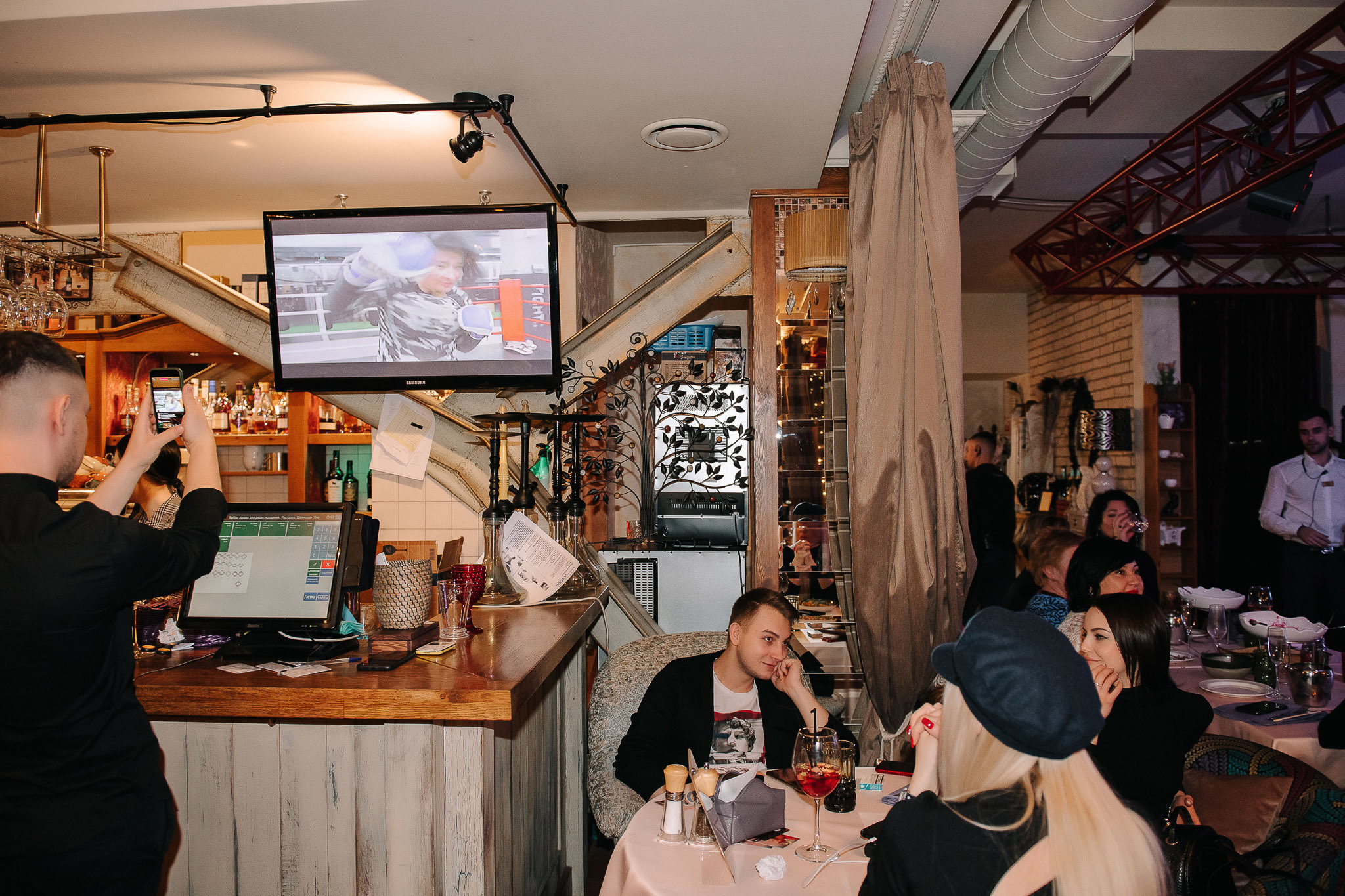 Ресторан Веранда. Бабий бунт. Фотограф Валерия Голубева (Миронова)