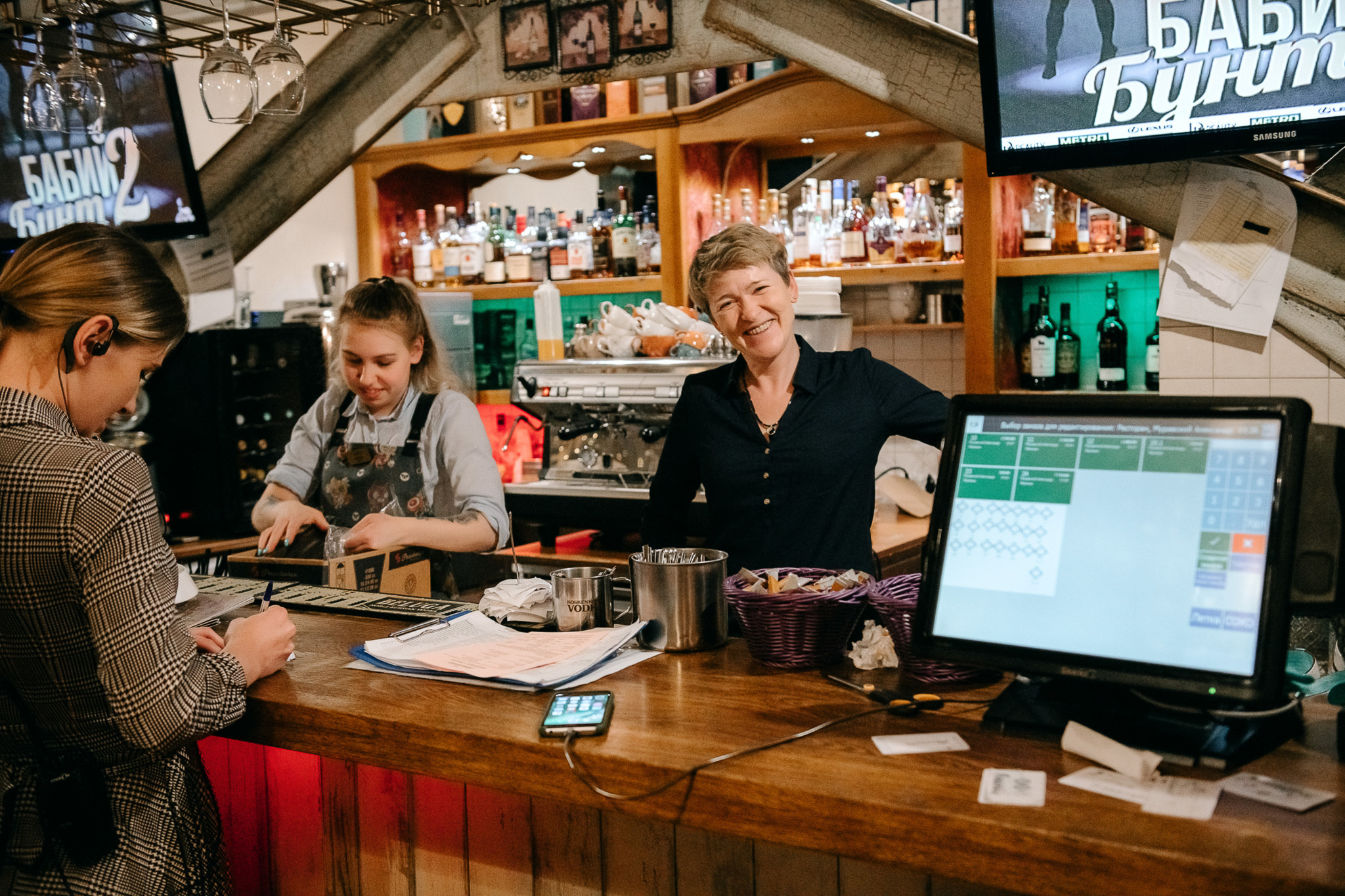 Ресторан Веранда. Бабий бунт. Фотограф Валерия Голубева (Миронова)