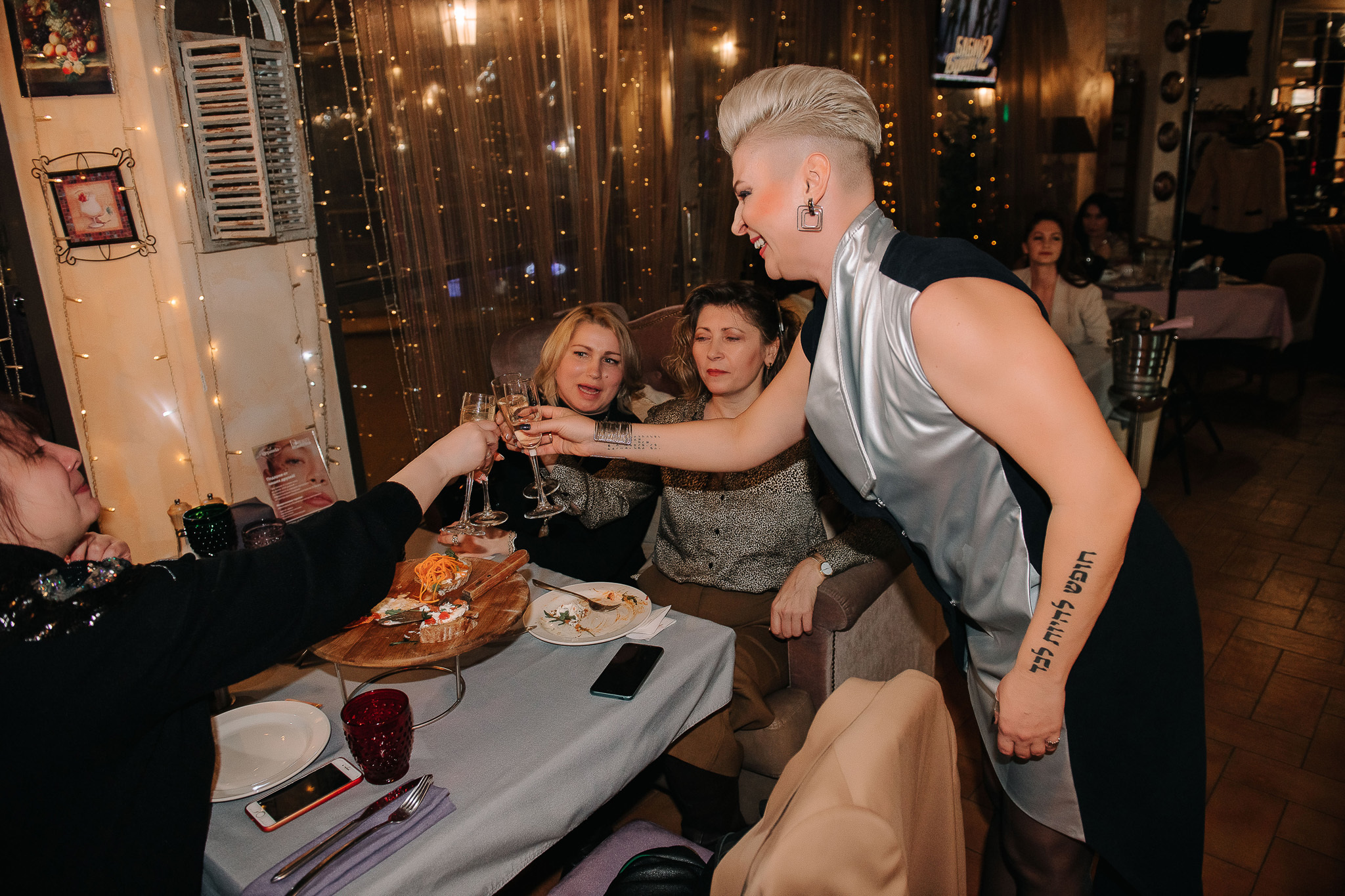 Ресторан Веранда. Бабий бунт. Фотограф Валерия Голубева (Миронова)