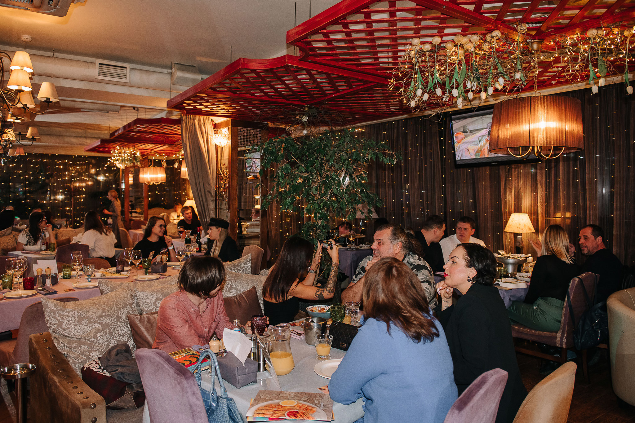 Ресторан Веранда. Бабий бунт. Фотограф Валерия Голубева (Миронова)