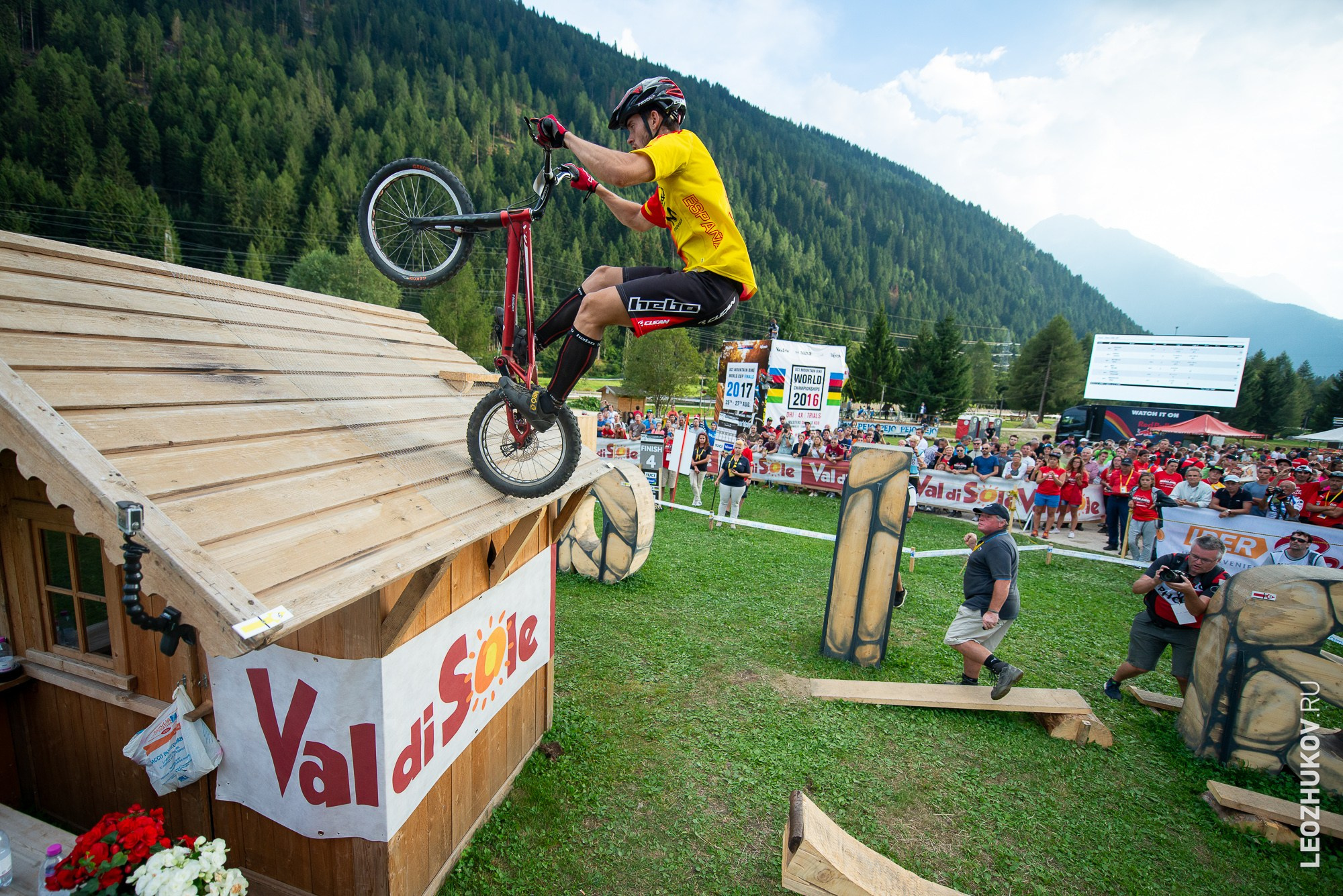 UCI Trials World Championships 2016 — finals. Sports photographer Leonid Zhukov