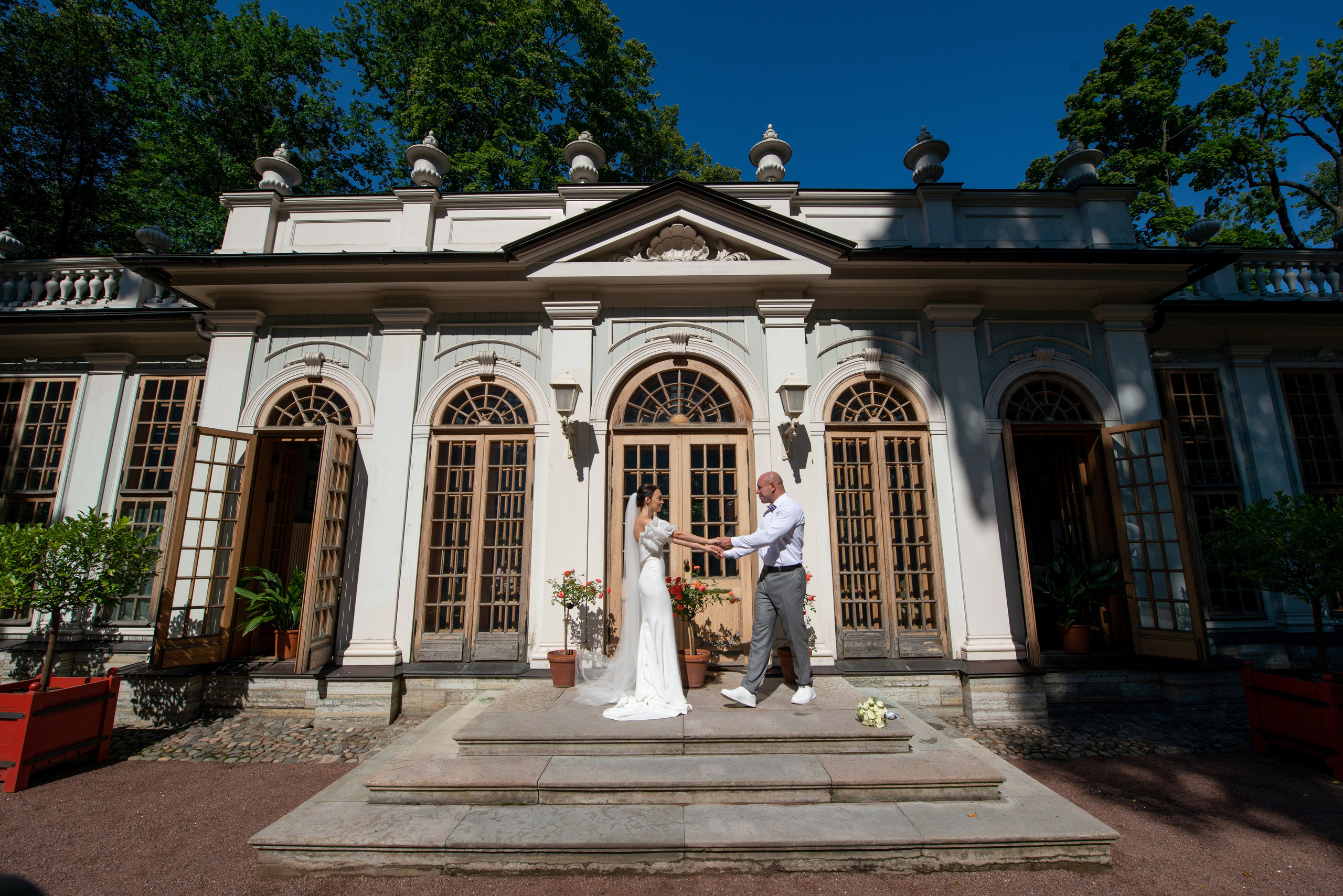 Летняя свадьба В Санкт-Петербурге и красивой выездной регистрацией Даши и Саши. Воздушная свадебная фотосессия в Петербурге. Портретный, семейный и свадебный фотограф в Санкт-Петербурге и в Пушкине Ширяев Денис