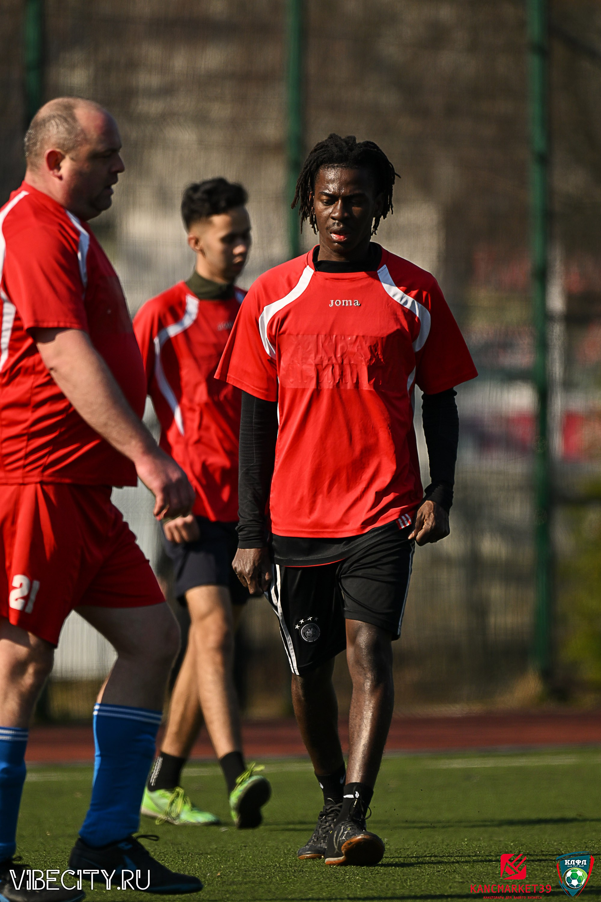 XX ЧЕМПИОНАТ КАЛИНИНГРАДСКОЙ ЛФЛ КАНЦМАРКЕТ39 сезона 2024–2025 гг. VIBECITY.RU Вайб Сити Ру Фоторепортажи Фотоотчеты Калининград