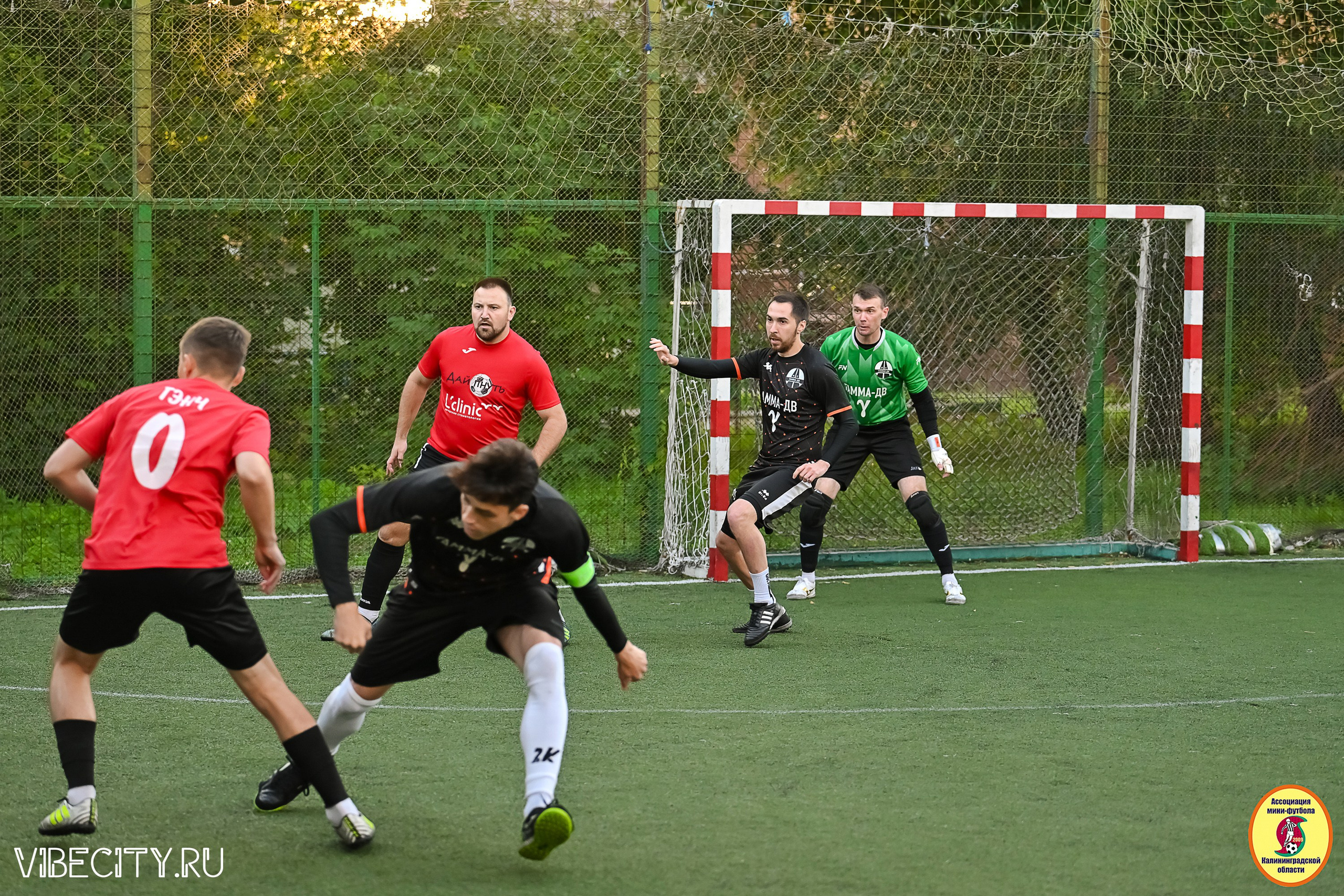 ИГРЫ МИНИ-ФУТБОЛЬНОЙ И КОРПОРАТИВНОЙ ЛИГИ. VIBECITY.RU Вайб Сити Ру Фоторепортажи Фотоотчеты Калининград