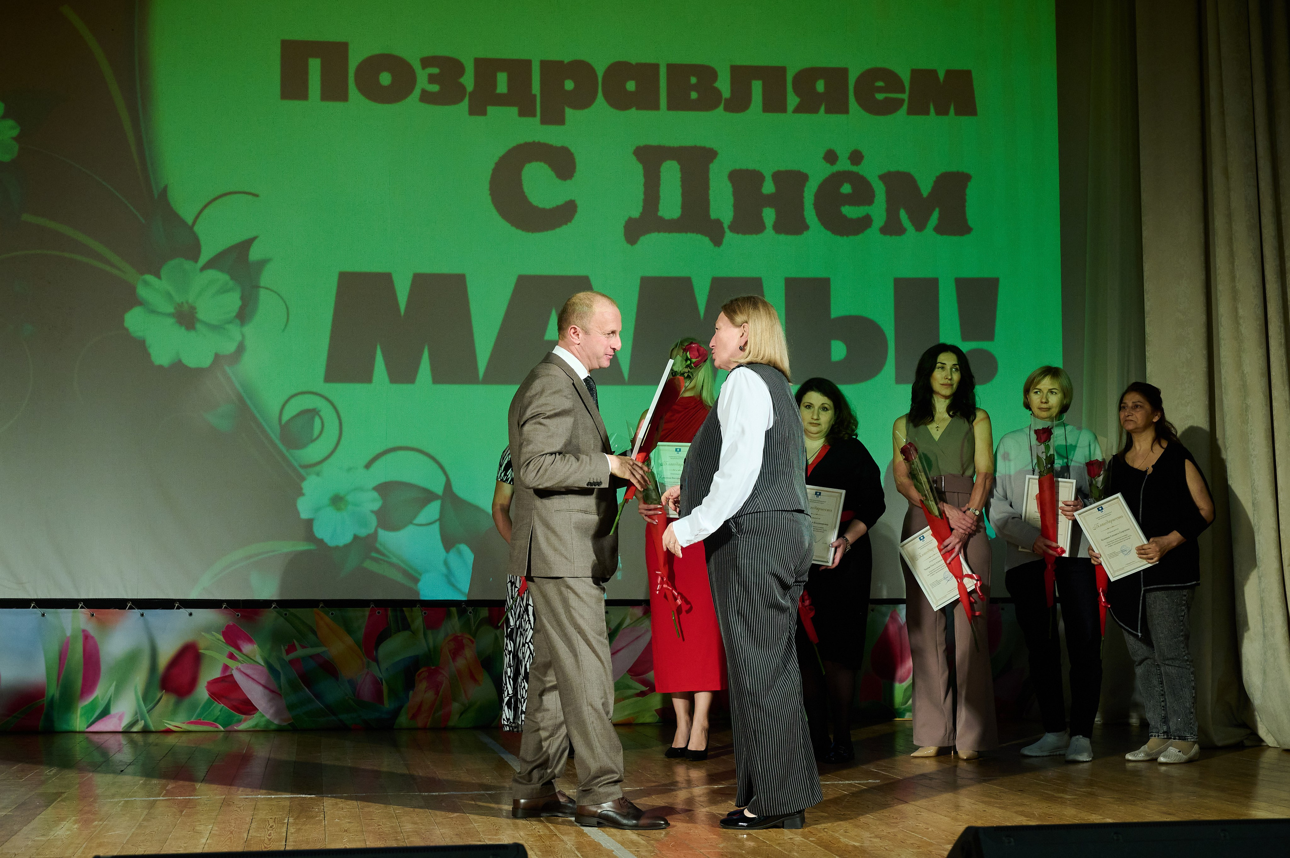 День матери Кабардинка. Жизнь курорта Кабардинка в фотографиях