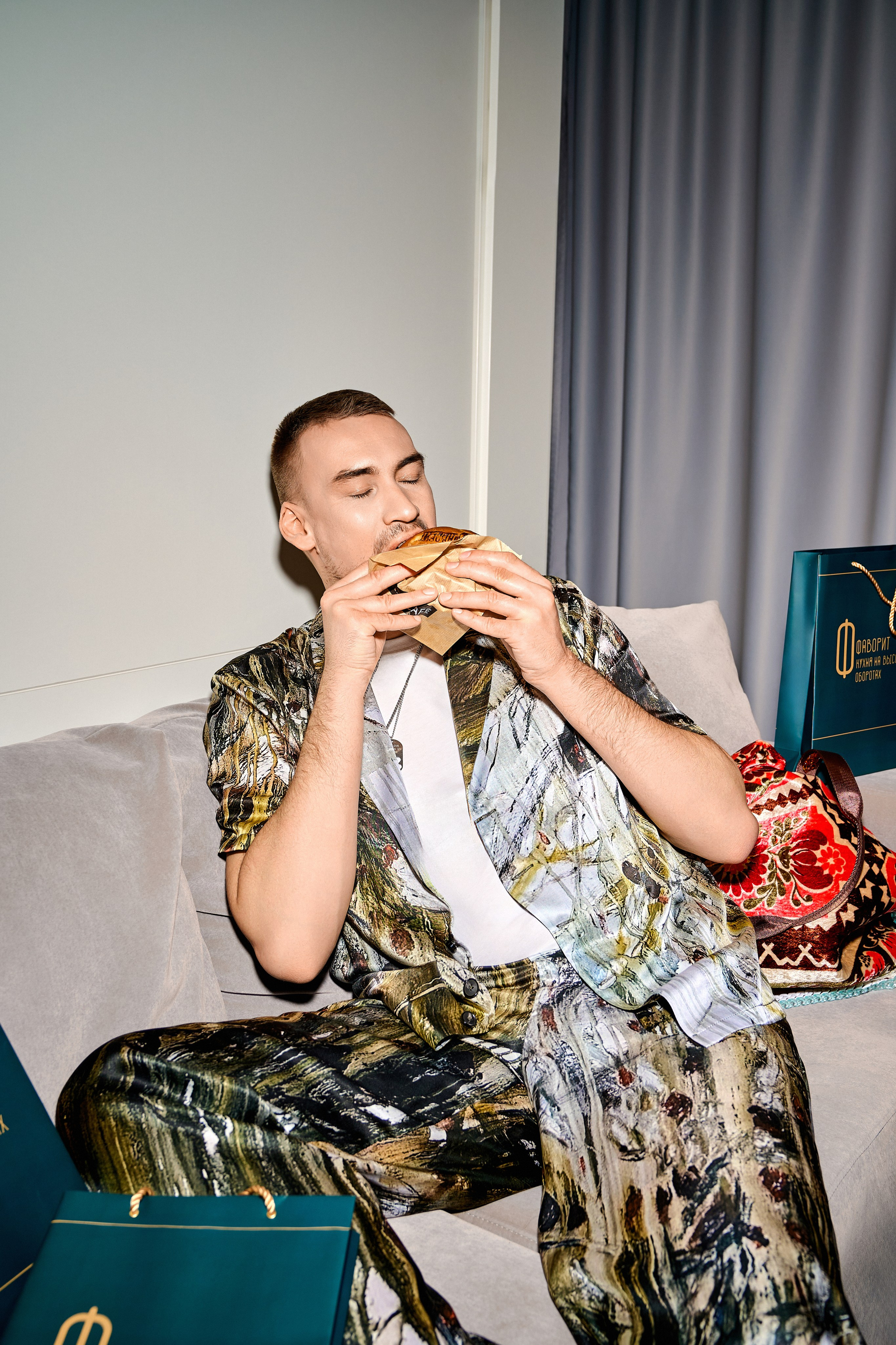 РЕСТОРАН ФАВОРИТ НА ИГОРЕ ДРАЙВ