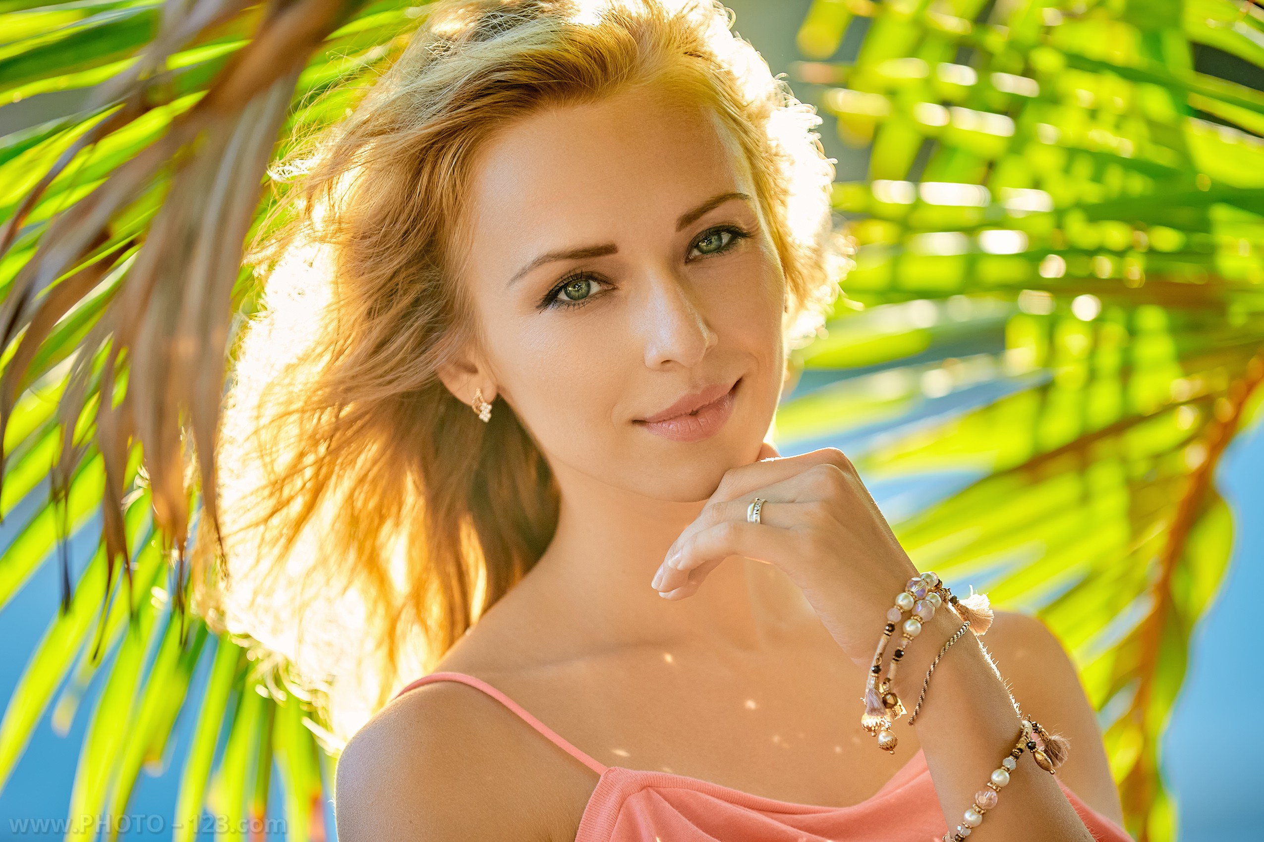 Golden light, natural elegance — Nha Trang portraits