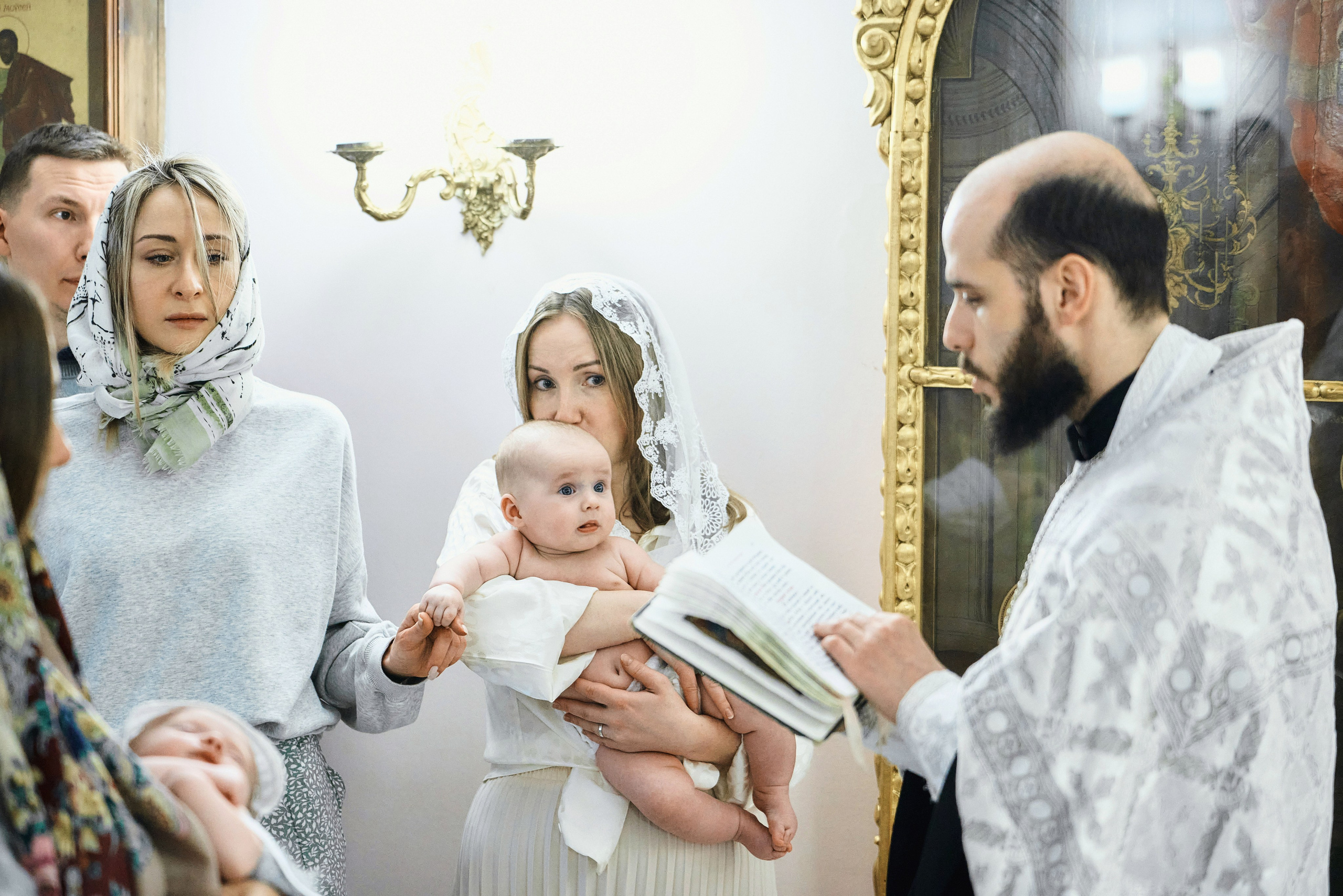 Крещение ребёнка в Церкви Илии Пророка и Воздвижения Честного Креста Господня в Черкизове