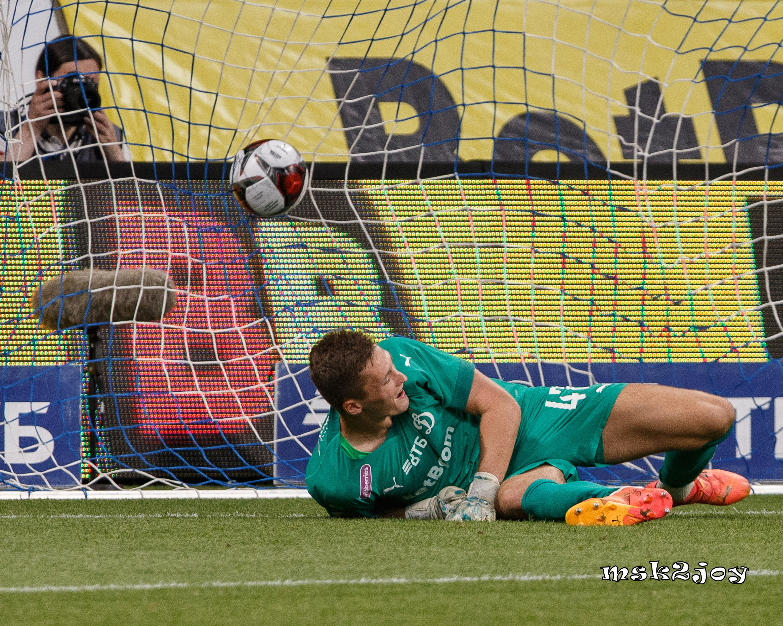 Фоторепортаж. ФК Динамо — ФК Партизан. Михаил Тоцкий портретный и репортажный фотограф в Москве