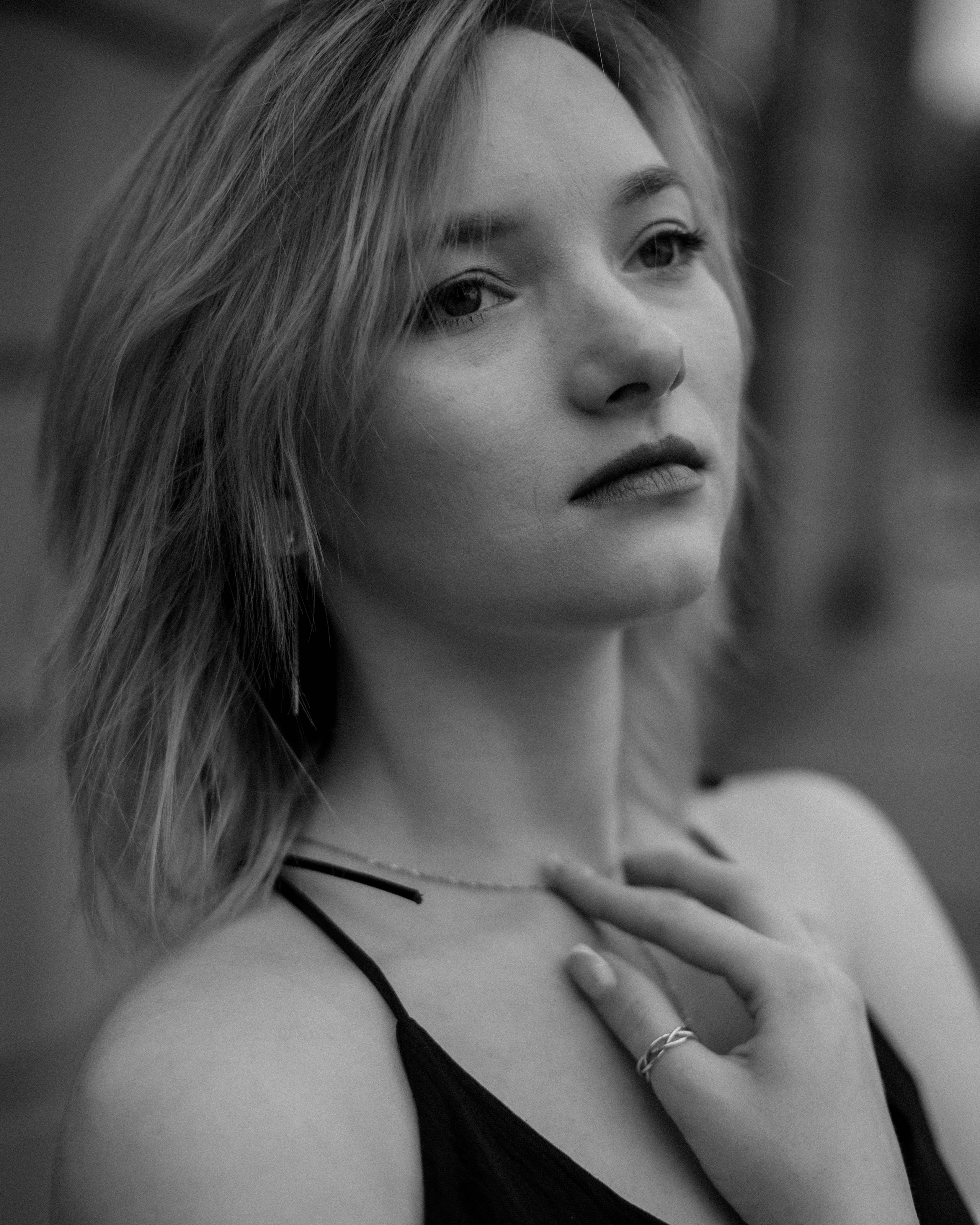 Аня. Женский фотограф. Создатель украшений ручной работы. Модель