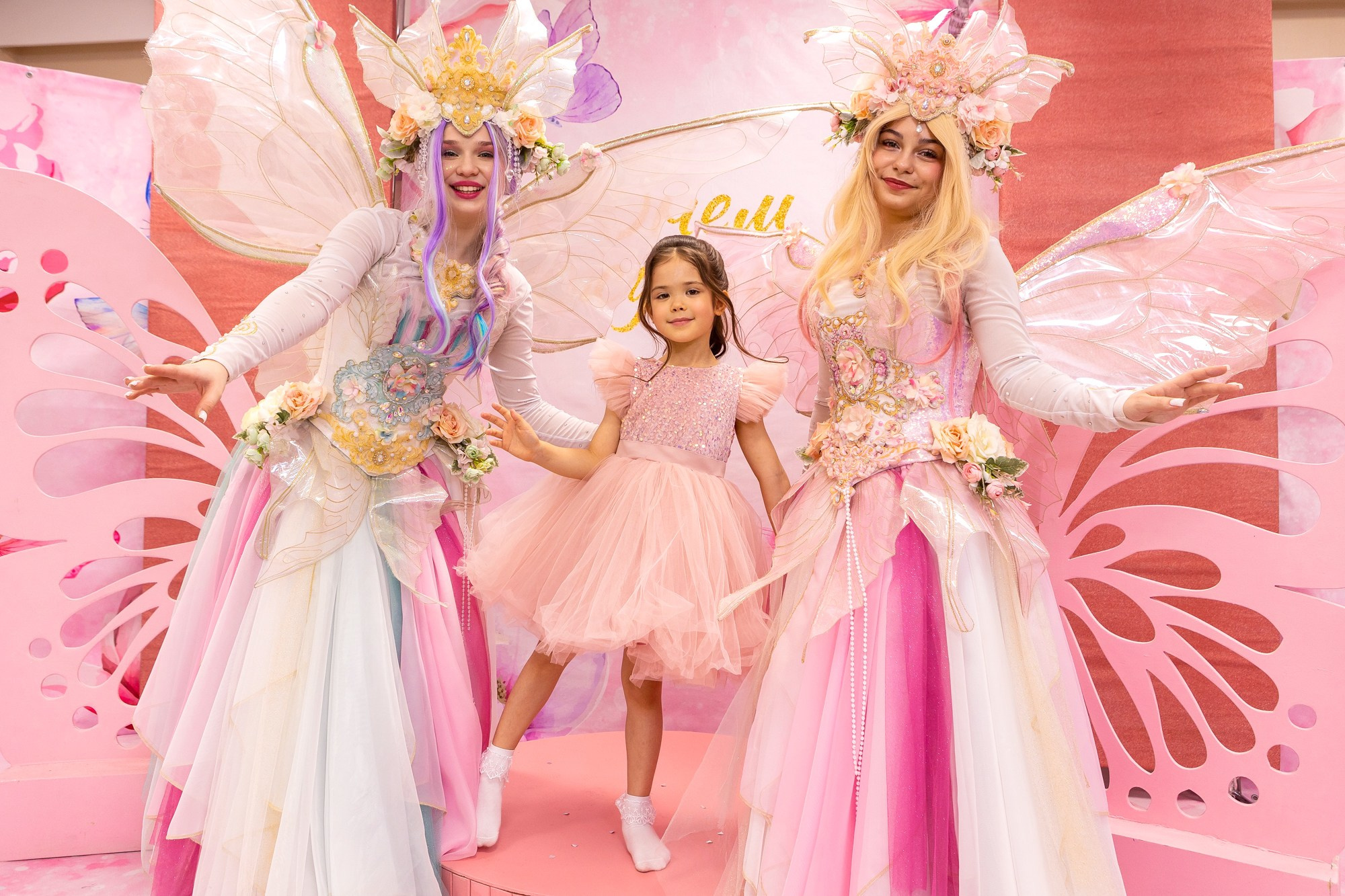 День Рождения Алисы в Меджик-рум. Фотограф в Оренбурге. Профессиональный фотограф