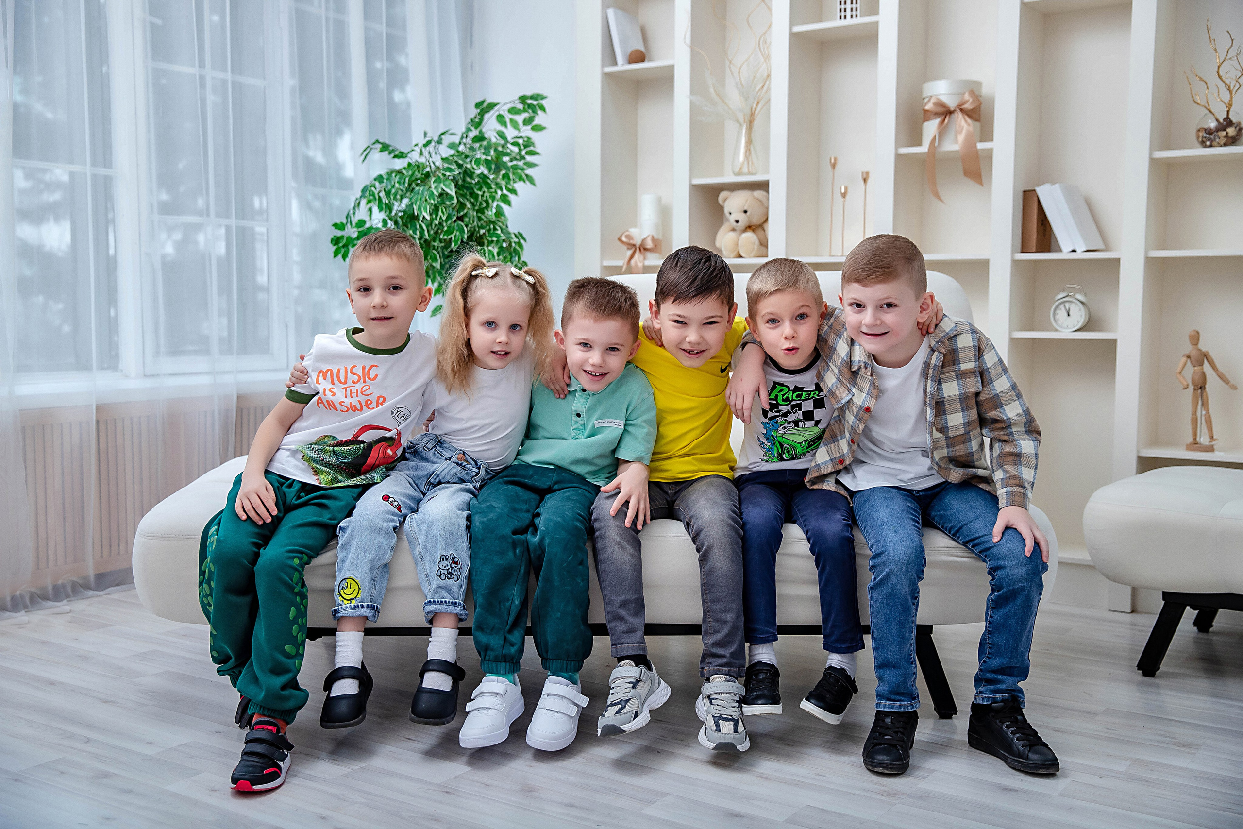 Выпускные (школьные) альбомы (книги) в Ростове-на-Дону. Современные Выпускные Альбомы в Ростове-на-Дону