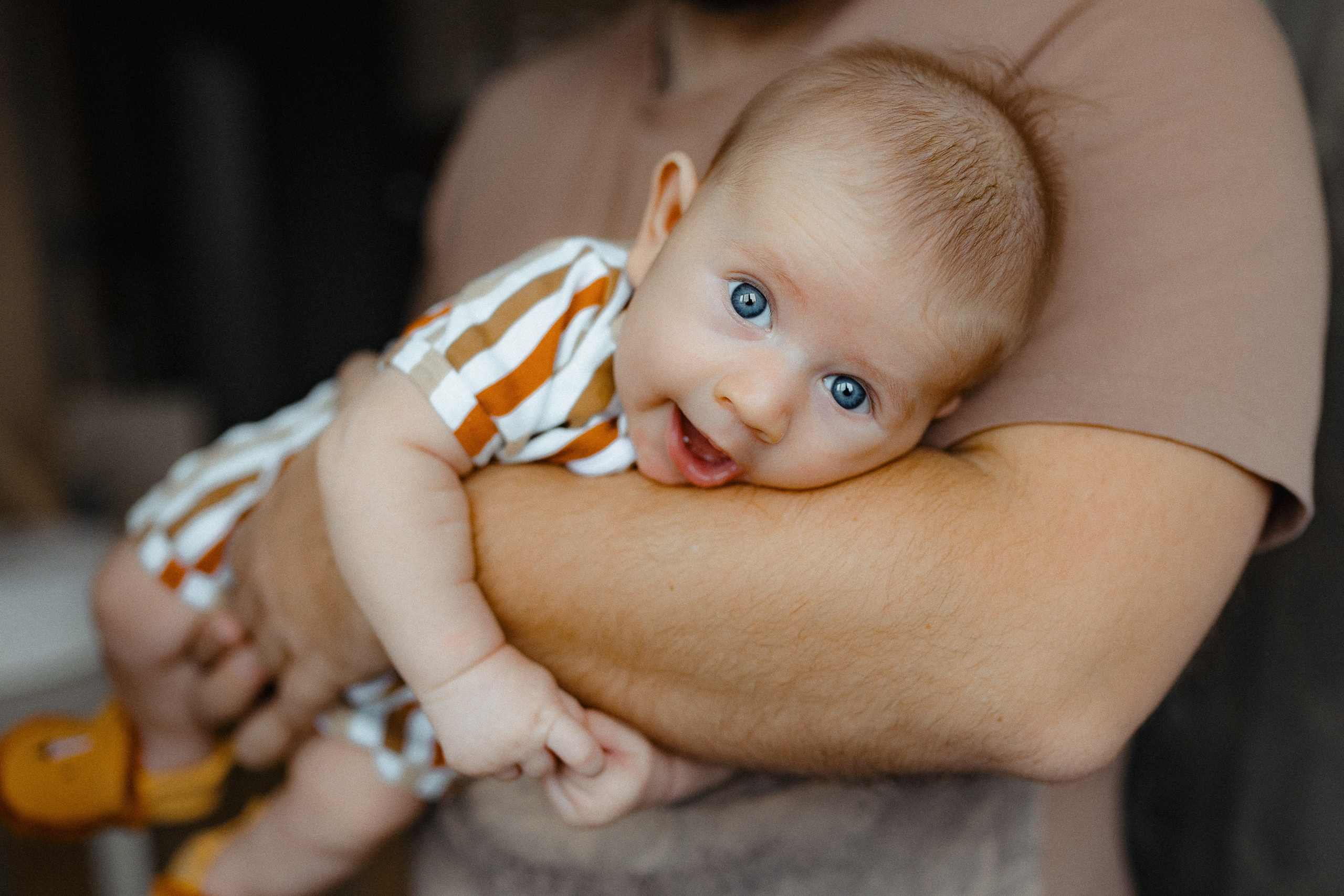 Домашняя семейная фотосессия с малышом. Портретный и семейный фотограф в Москве Мария Рослякова