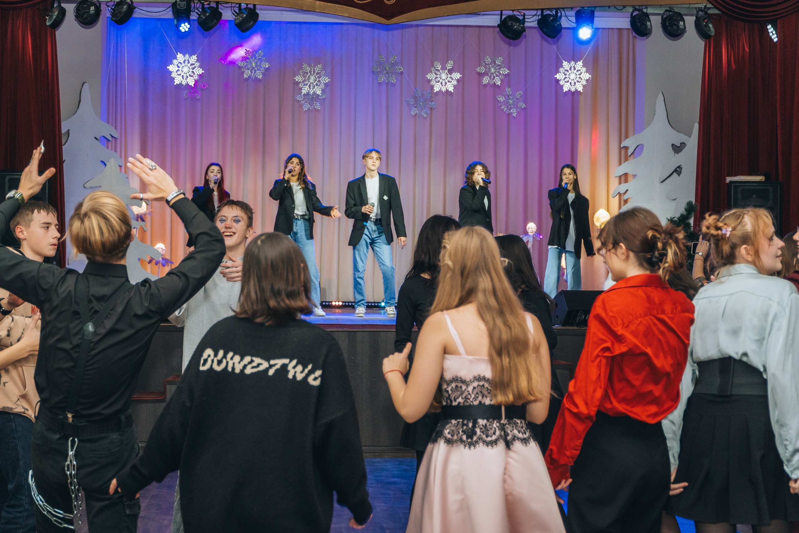 «Новый год к нам мчится». Новотитаровский Дом культуры