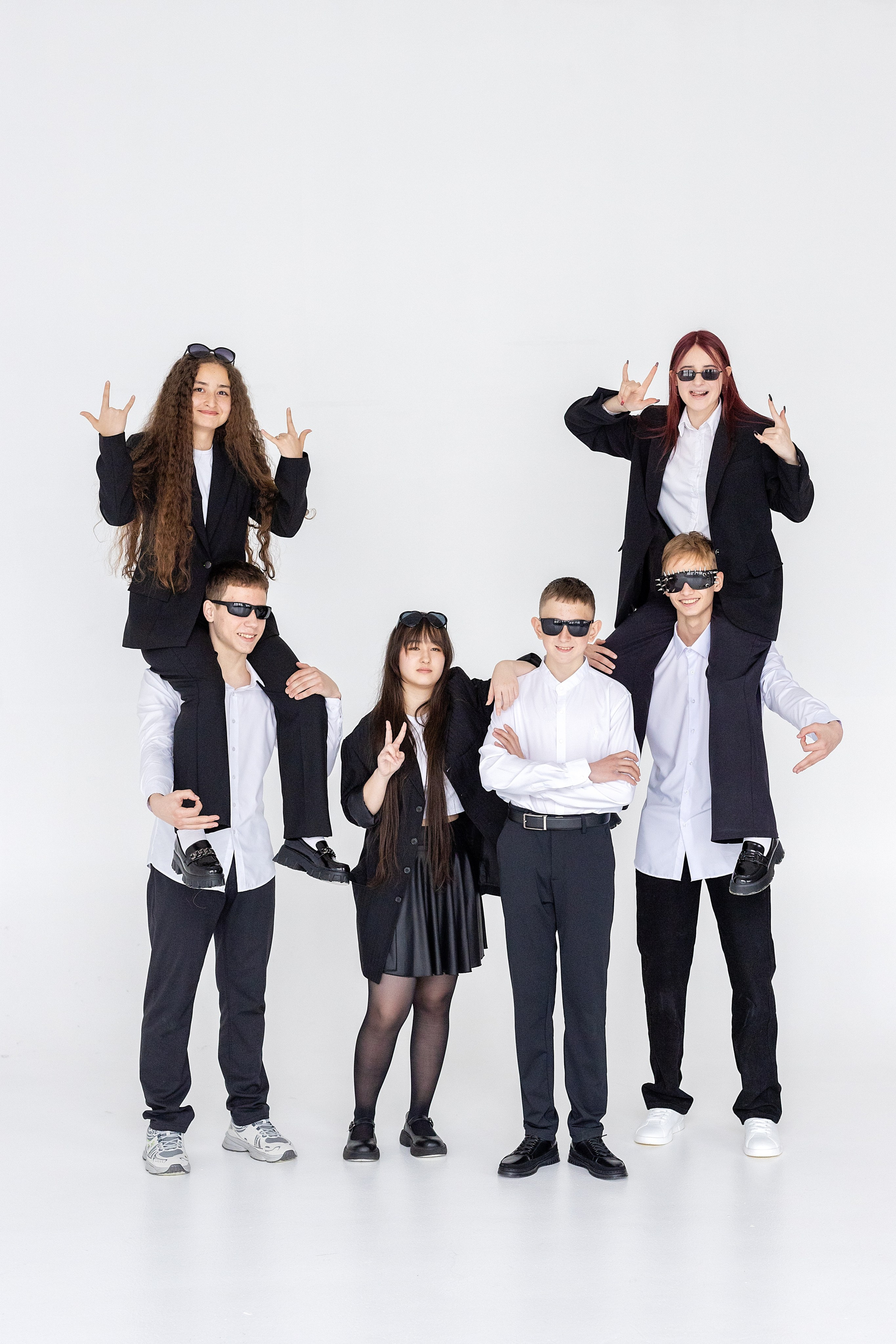 69 Школа, 9 класс. Стильный выпускной альбом Владивосток фотограф Вероника Мигачева