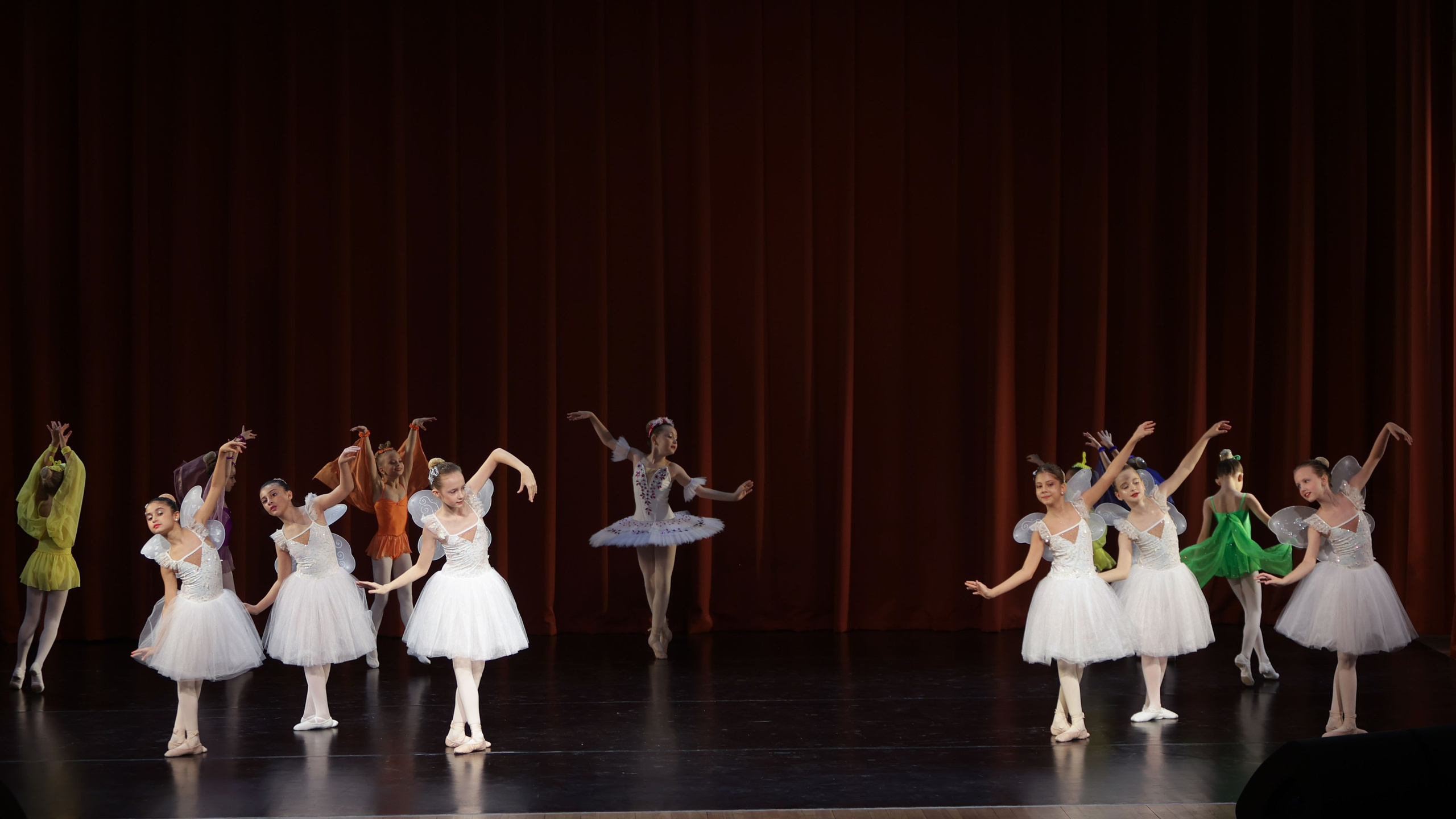 Фестиваль хореографического искусства «КУБОК ЛЕГЕНДЫ — 2025». Выпускные альбомы и школьный фотограф в Подольске, Троицке, Щербинке, Москве и Московской области