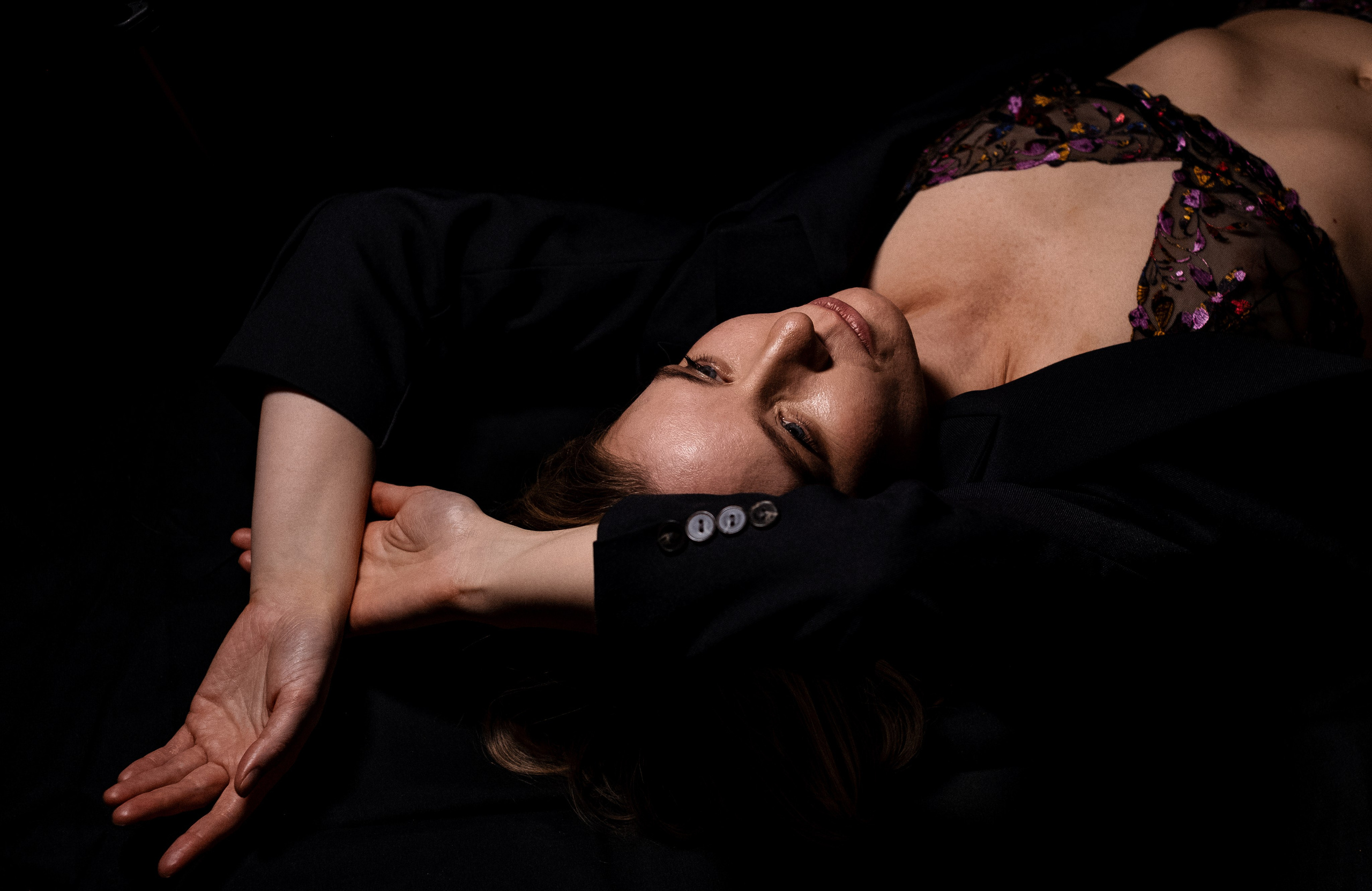 женский фотограф, чувственные фотографии, лайфстайл фотограф, семейный фотограф, чувственный фотограф, репортажная фотосъёмка фотосессия репортажка бэкстейдж, женский портрет, ню, фотоистории