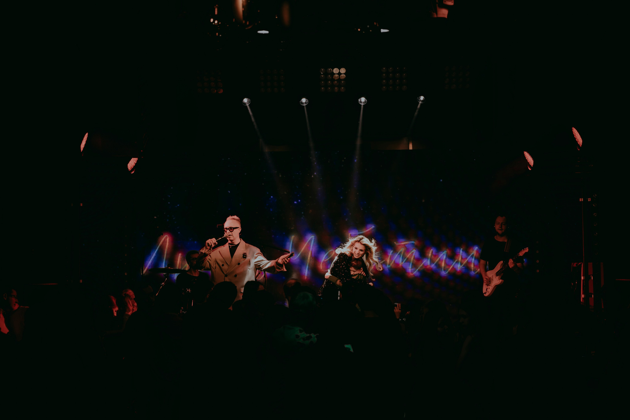 «Первая Леди»: новый альбом Люси Чеботиной. «Птичка на проводе»: информационный портал в Москве