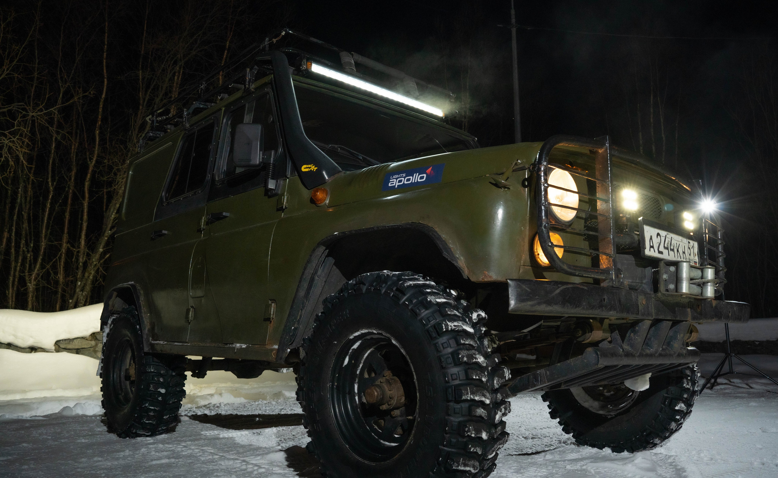 машина в ночное время, съемка фар