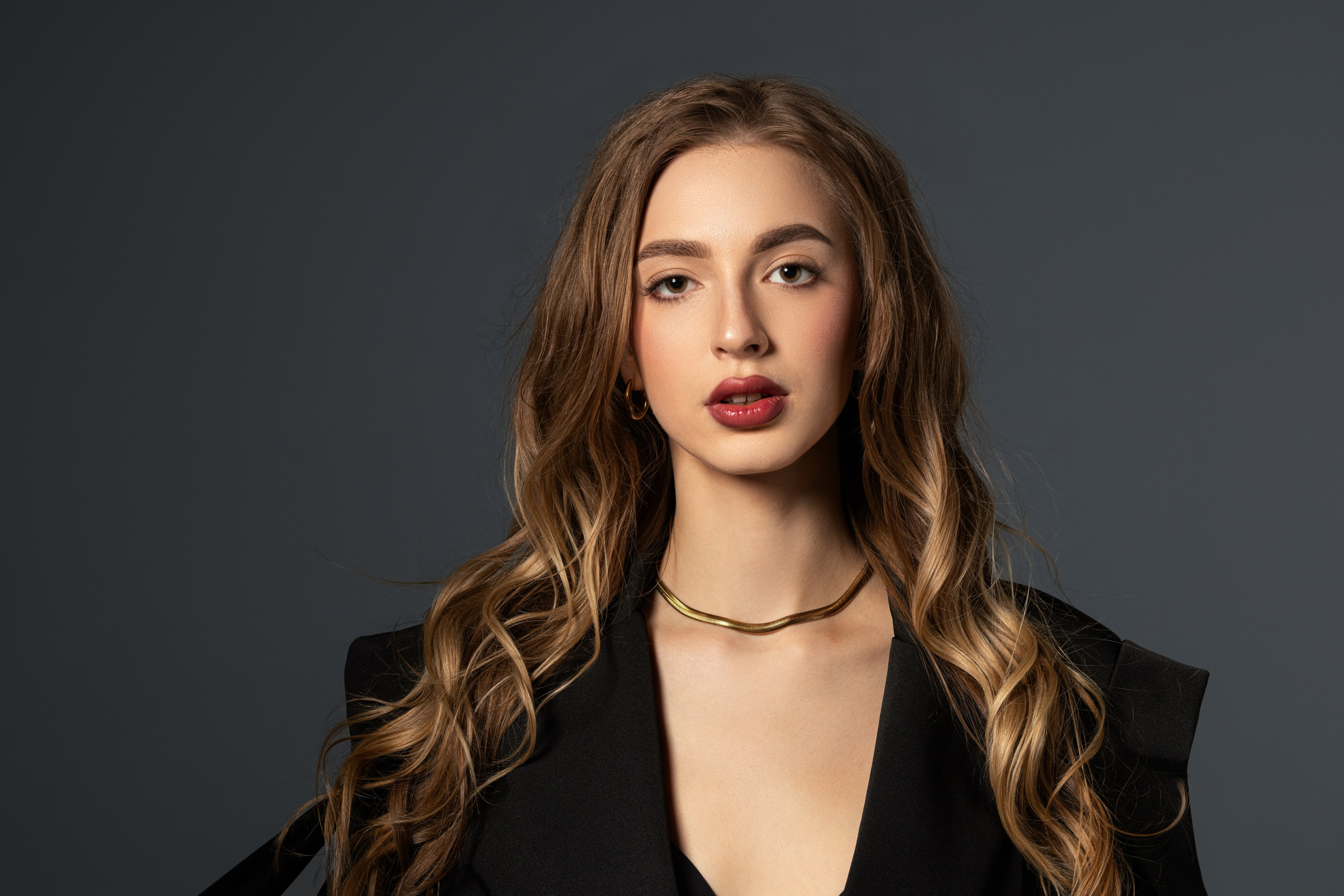 Студийная съемка на циклораме с импульсным светом с Ксенией для «себя». Дмитрий Шульгин, портретный фотограф в Воронеже