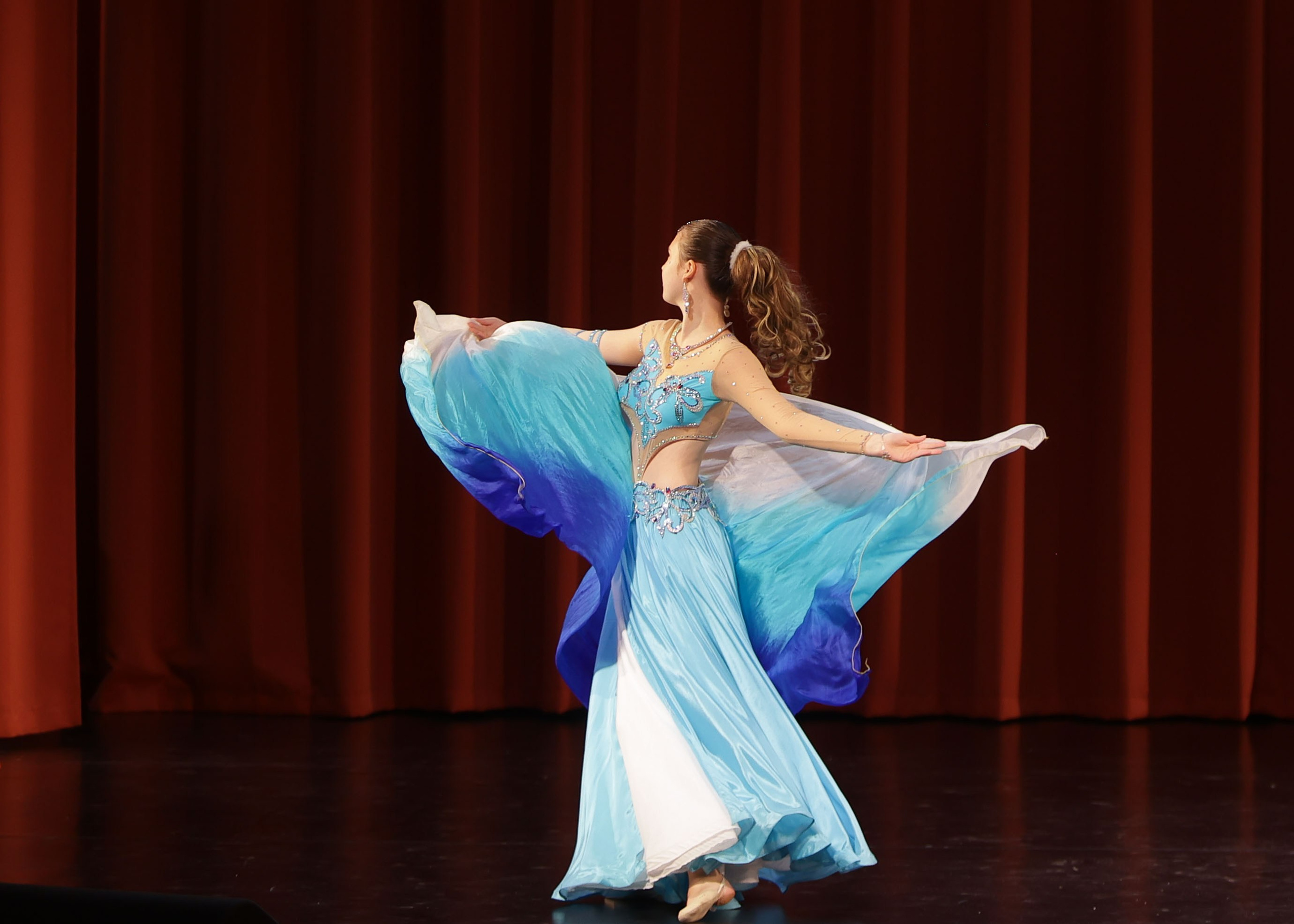 Фестиваль хореографического искусства «КУБОК ЛЕГЕНДЫ — 2025». Выпускные альбомы и школьный фотограф в Подольске, Троицке, Щербинке, Москве и Московской области