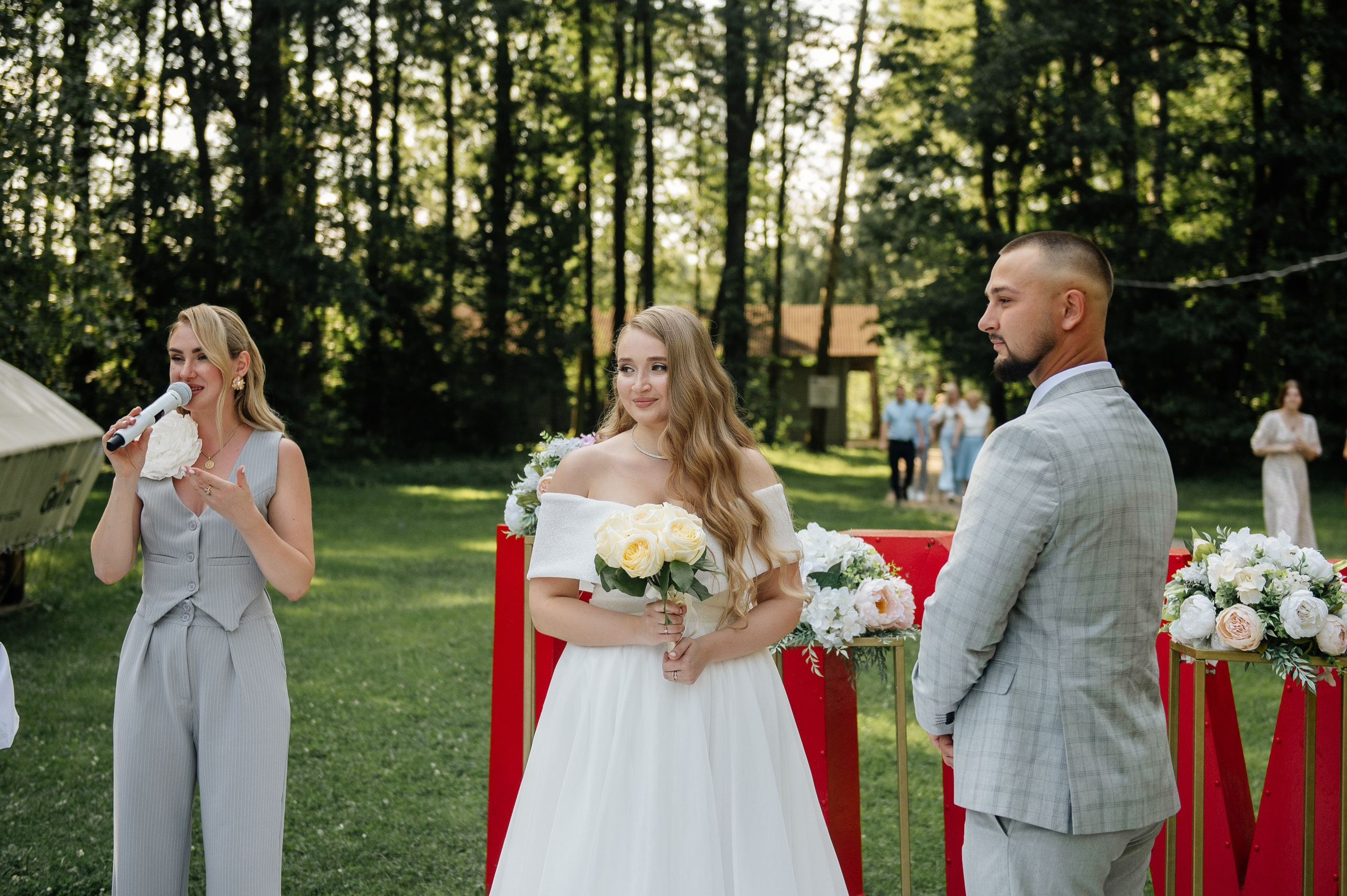 О себе. Ведущий на свадьбу в Балашихе, Железнодорожном, Москве Евгения Гундер